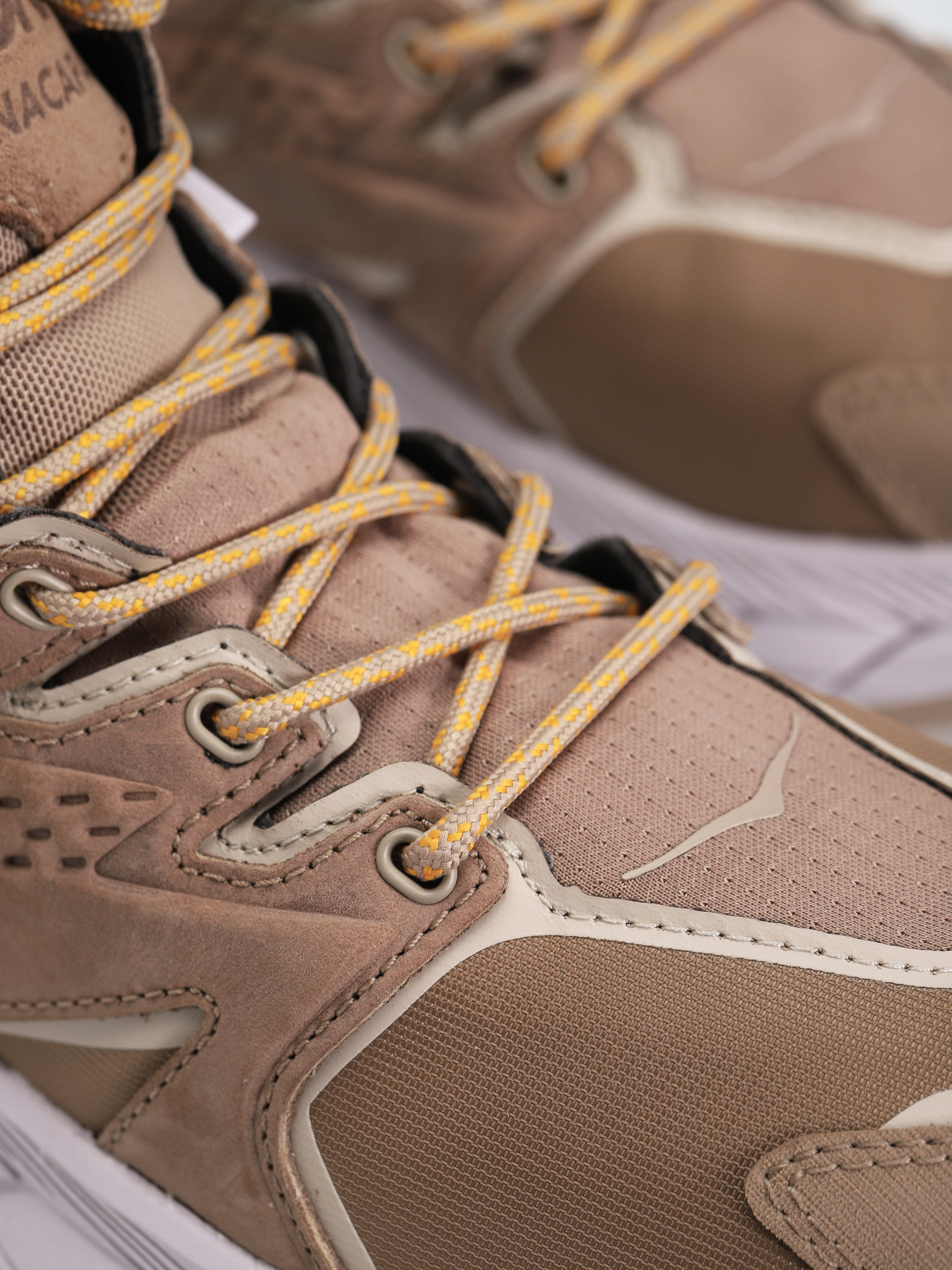 Buty Hoka One One Anacapa Mid GTX Wmn (dune/lilac marble)