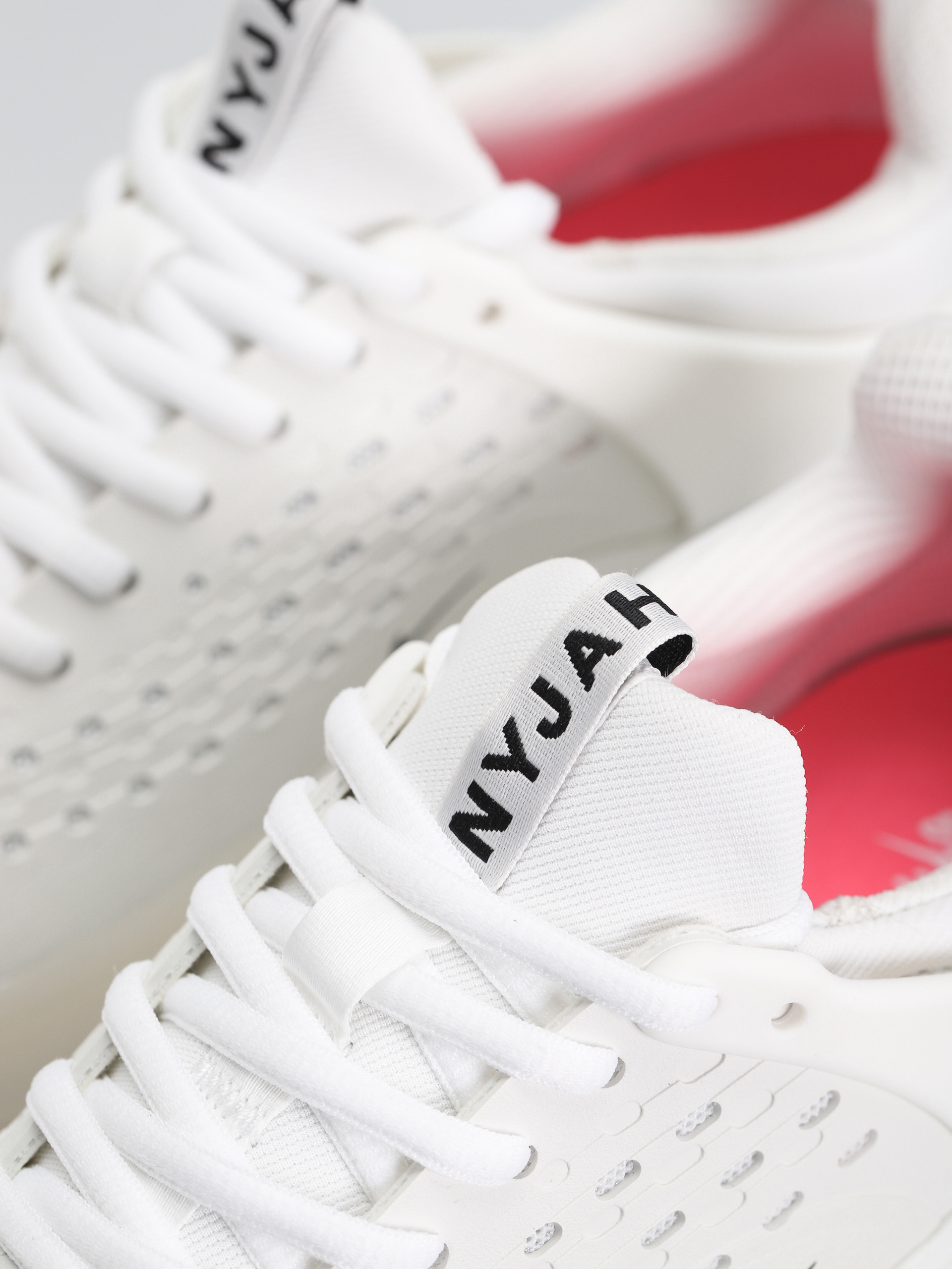 Buty Nike SB Zoom Nyjah 3 (white/black summit white hyper pink)