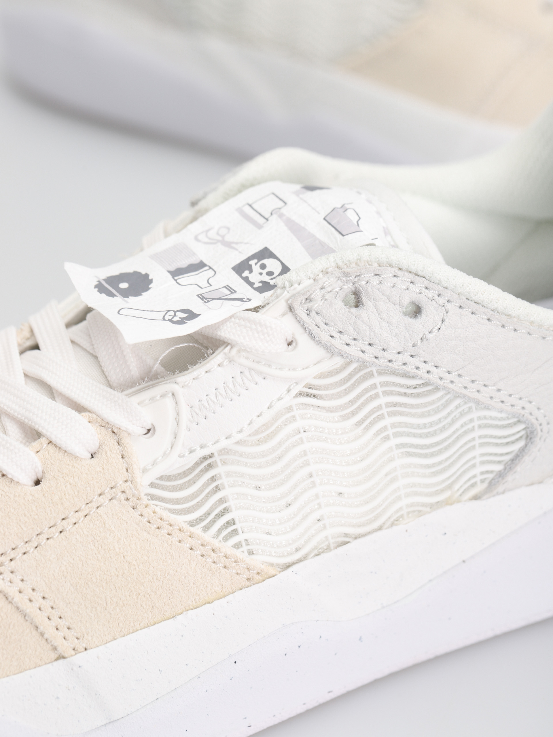 Buty Nike SB Ishod Prm (summit white/summit white summit white)