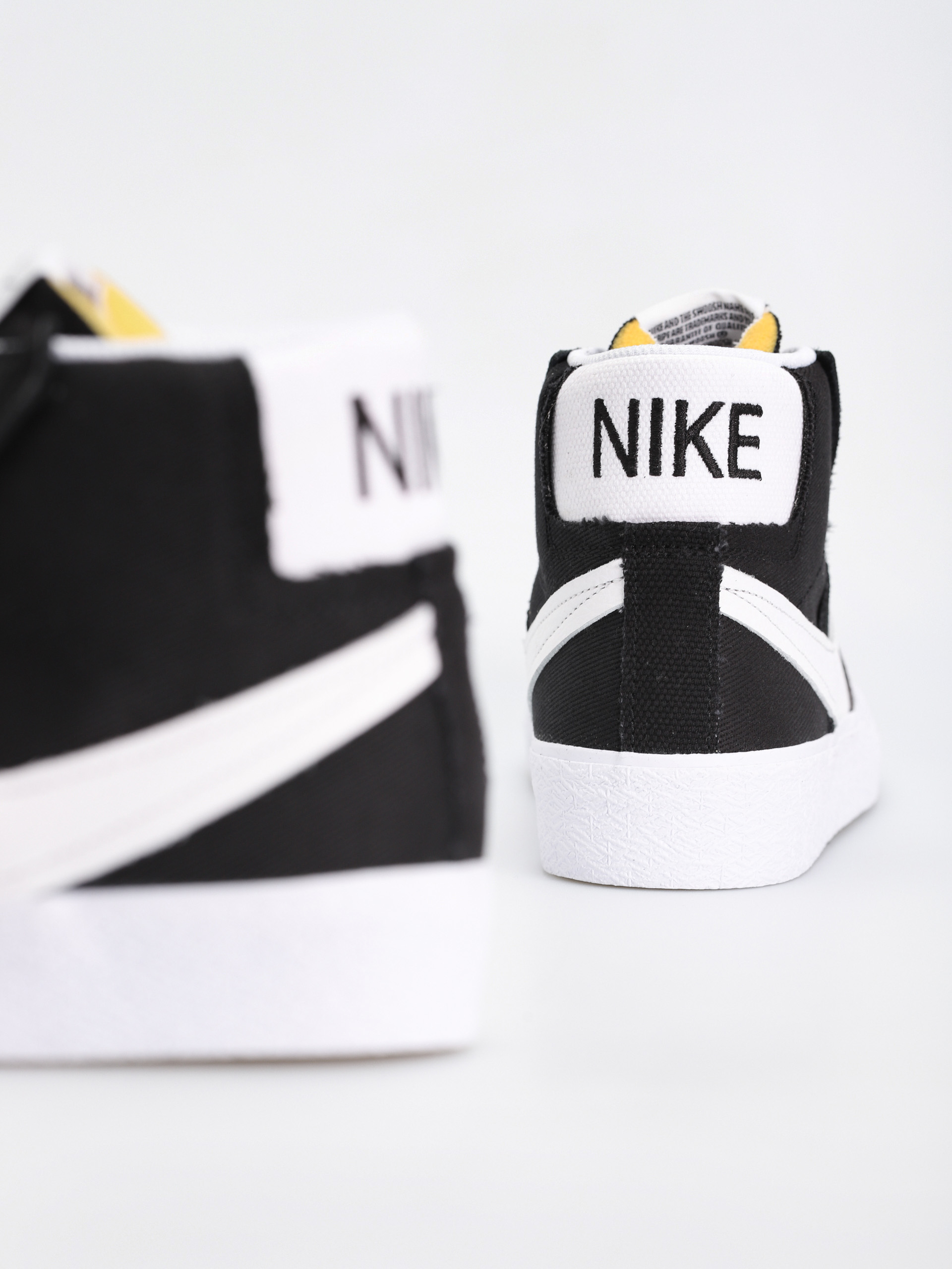 Buty Nike SB Zoom Blazer Mid Prm Plus (black/white)