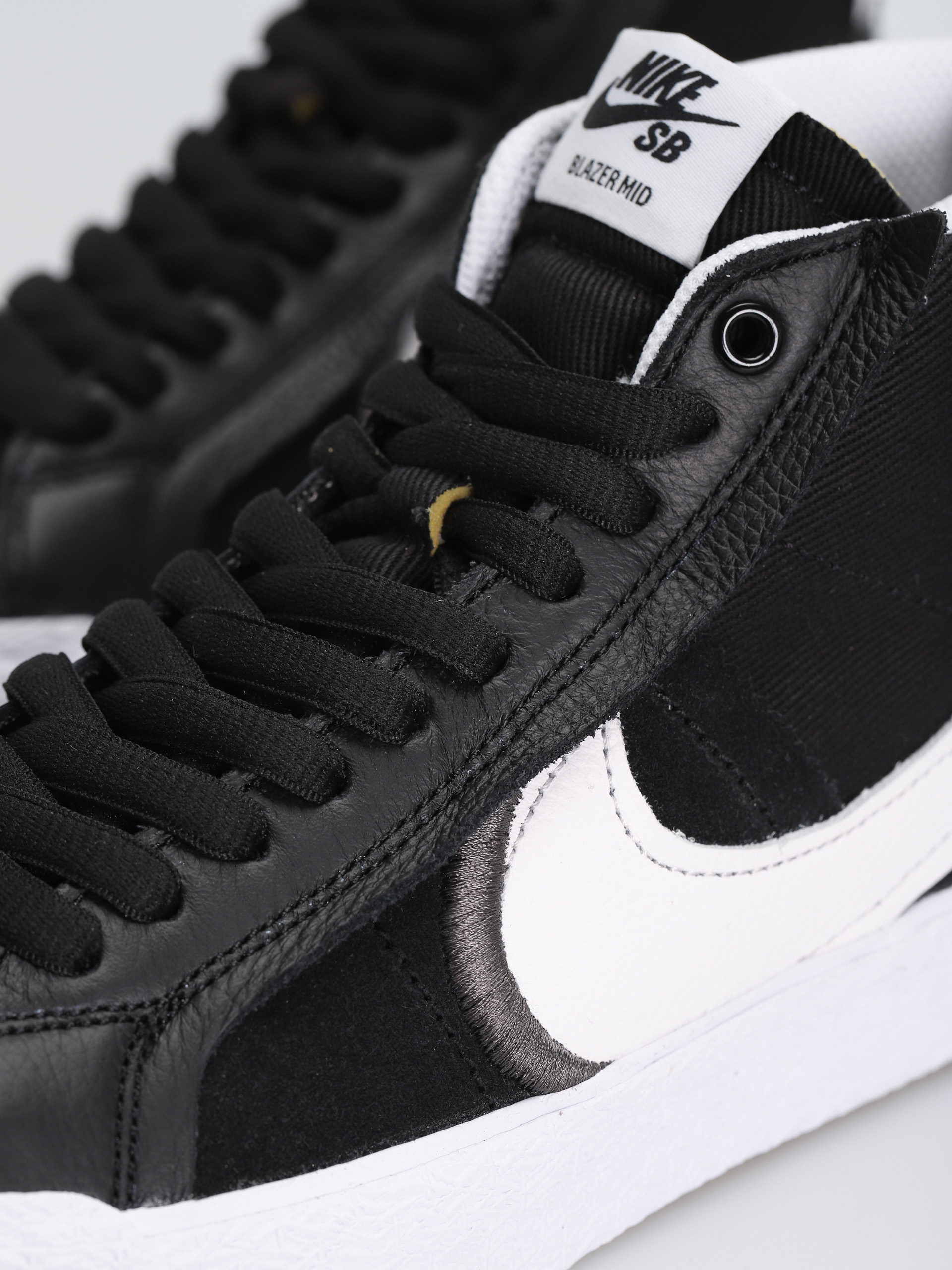 Buty Nike SB Zoom Blazer Mid Prm Plus (black/white)