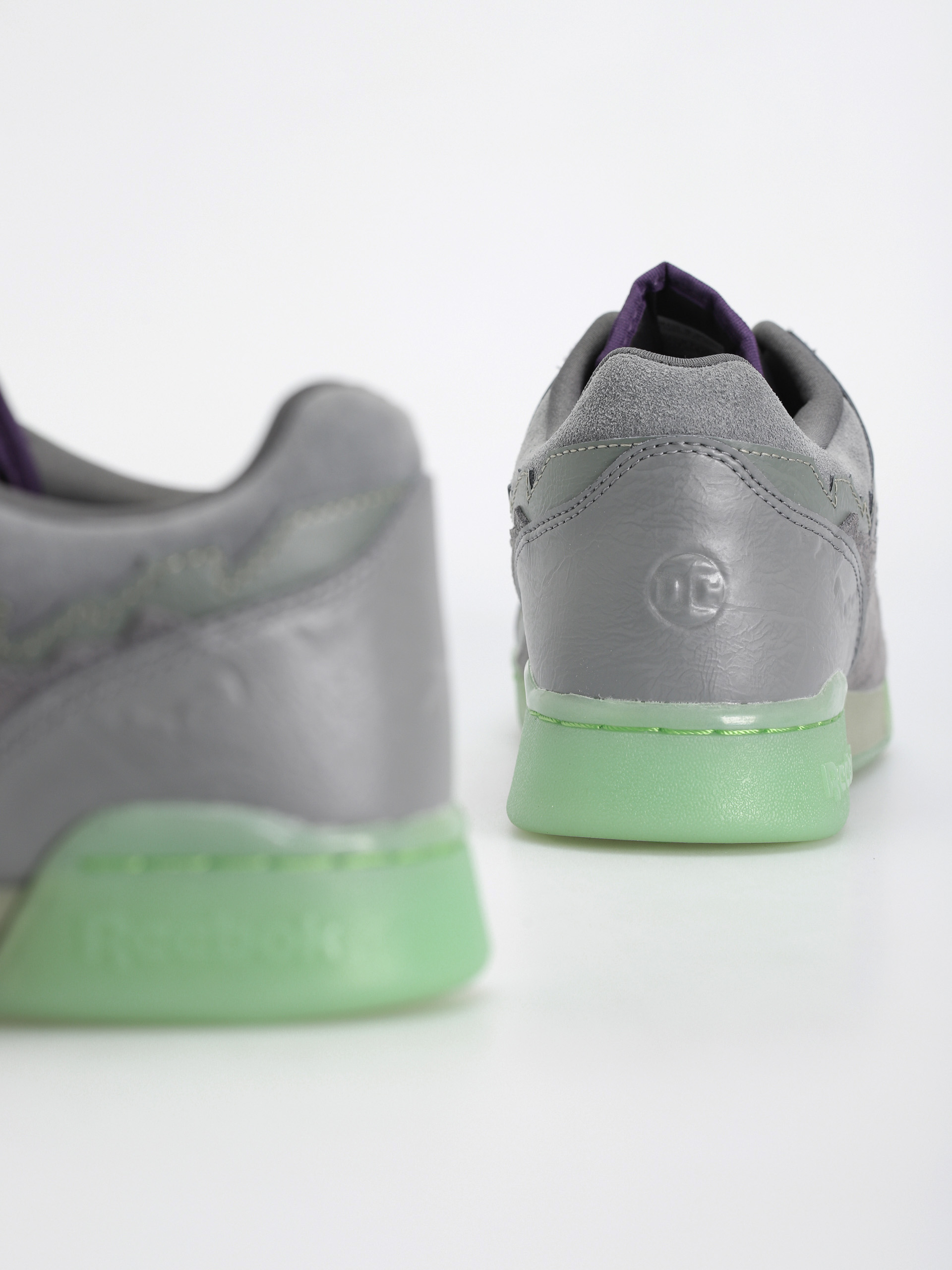 Buty Reebok Workout Plus (essgry/coal/fregrn)