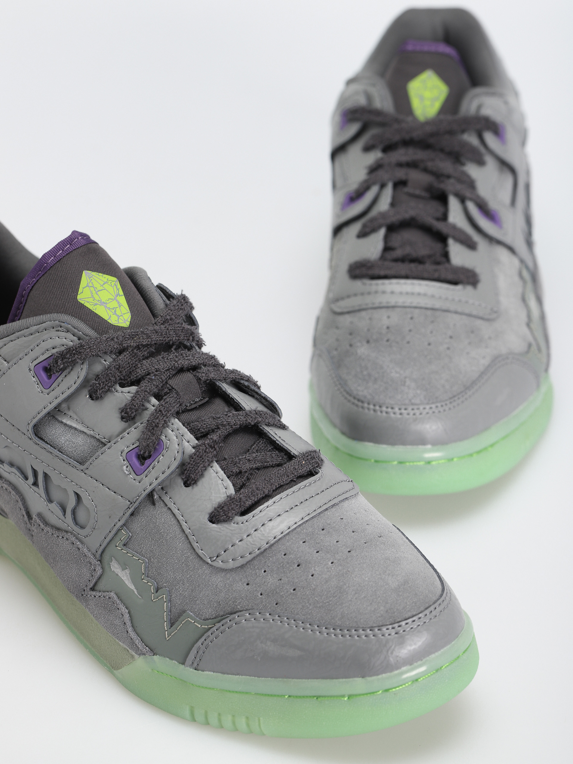 Buty Reebok Workout Plus (essgry/coal/fregrn)