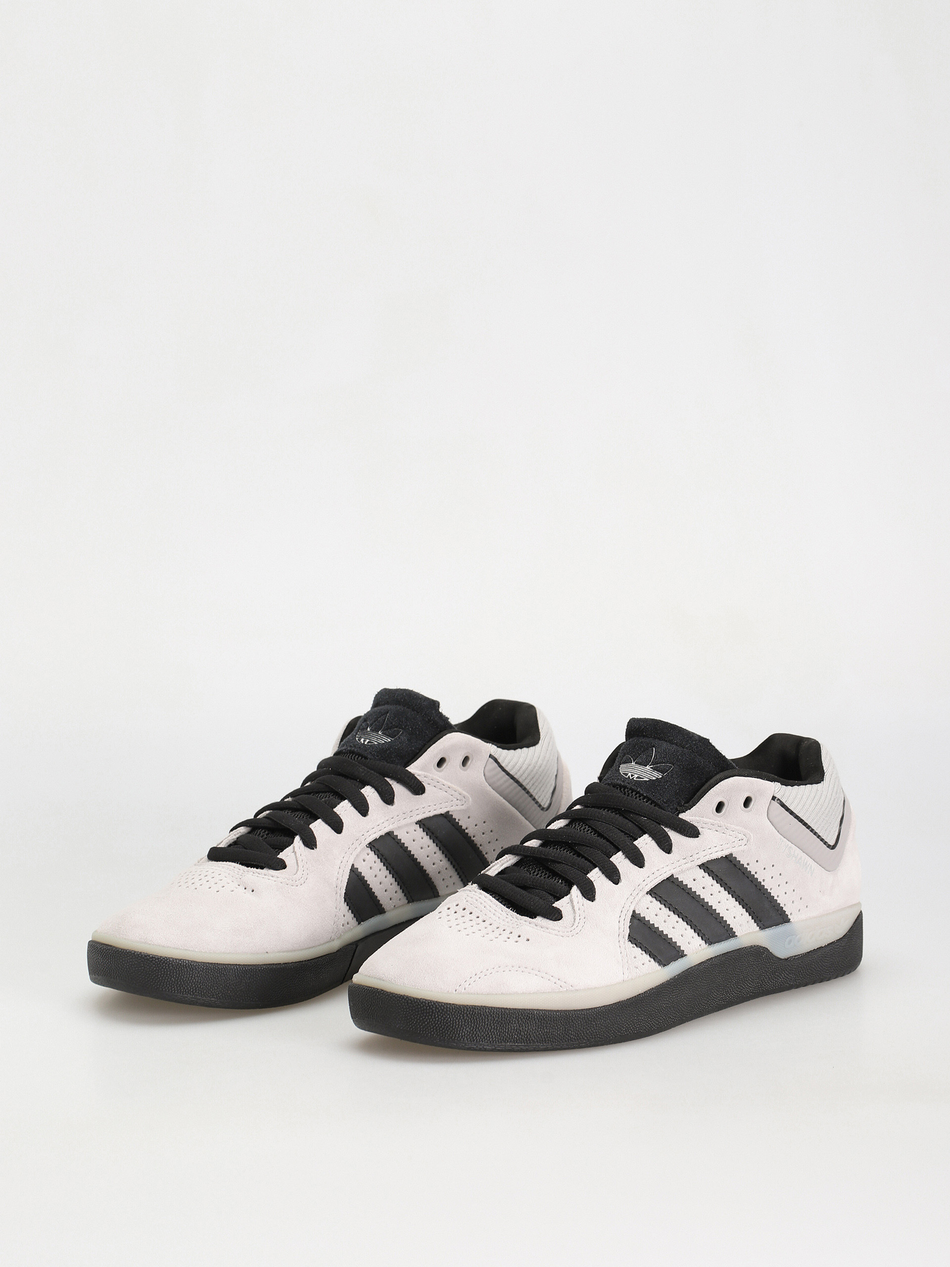 Buty adidas Tyshawn (gretwo/cblack/silvmt)