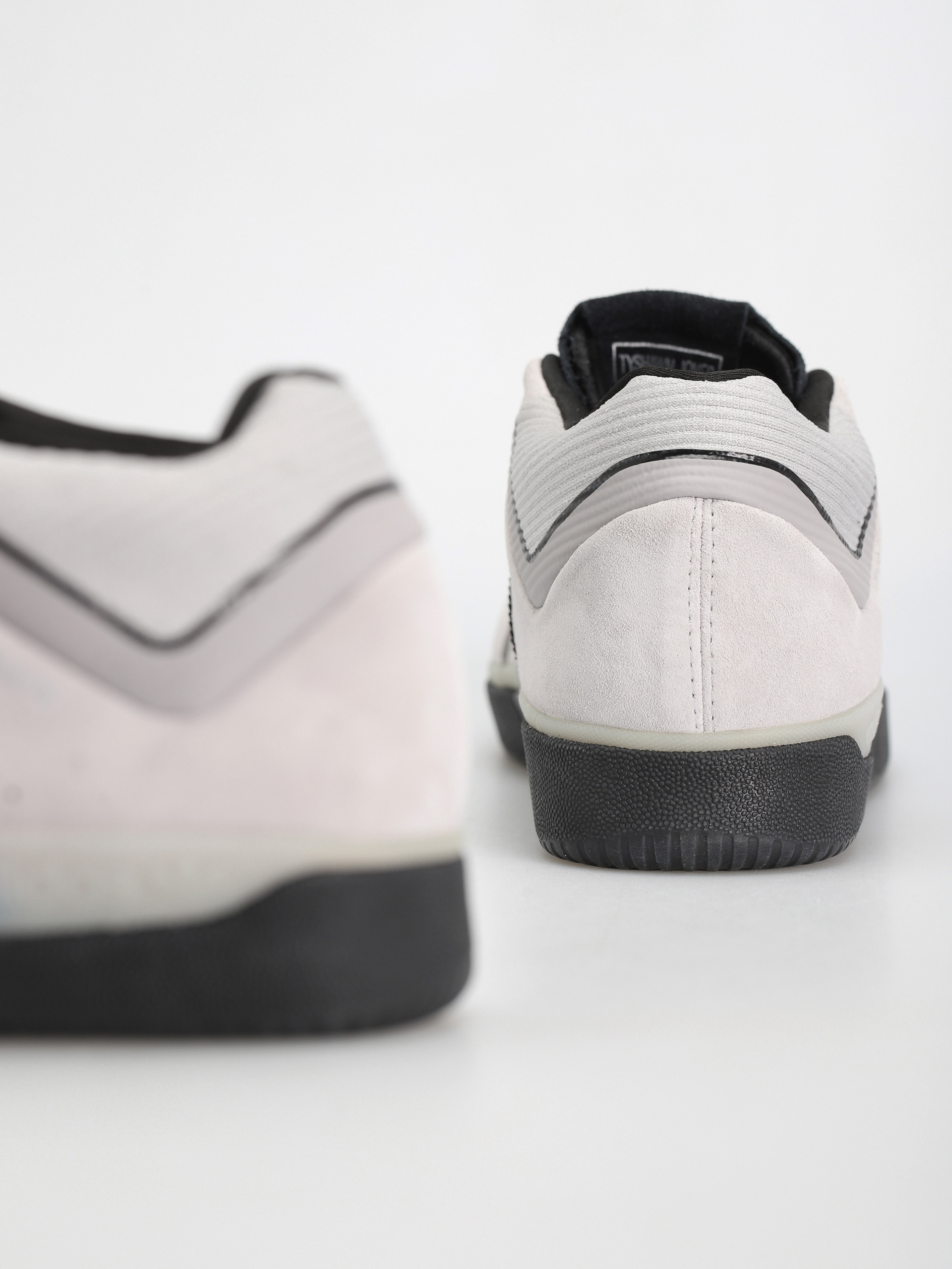 Buty adidas Tyshawn (gretwo/cblack/silvmt)