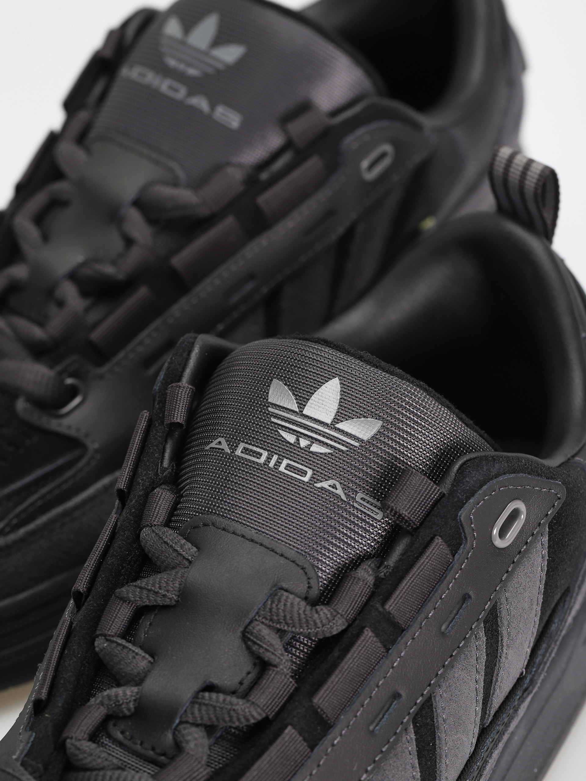Buty adidas Originals Adi2000 (cblack/utiblk/utiblk)