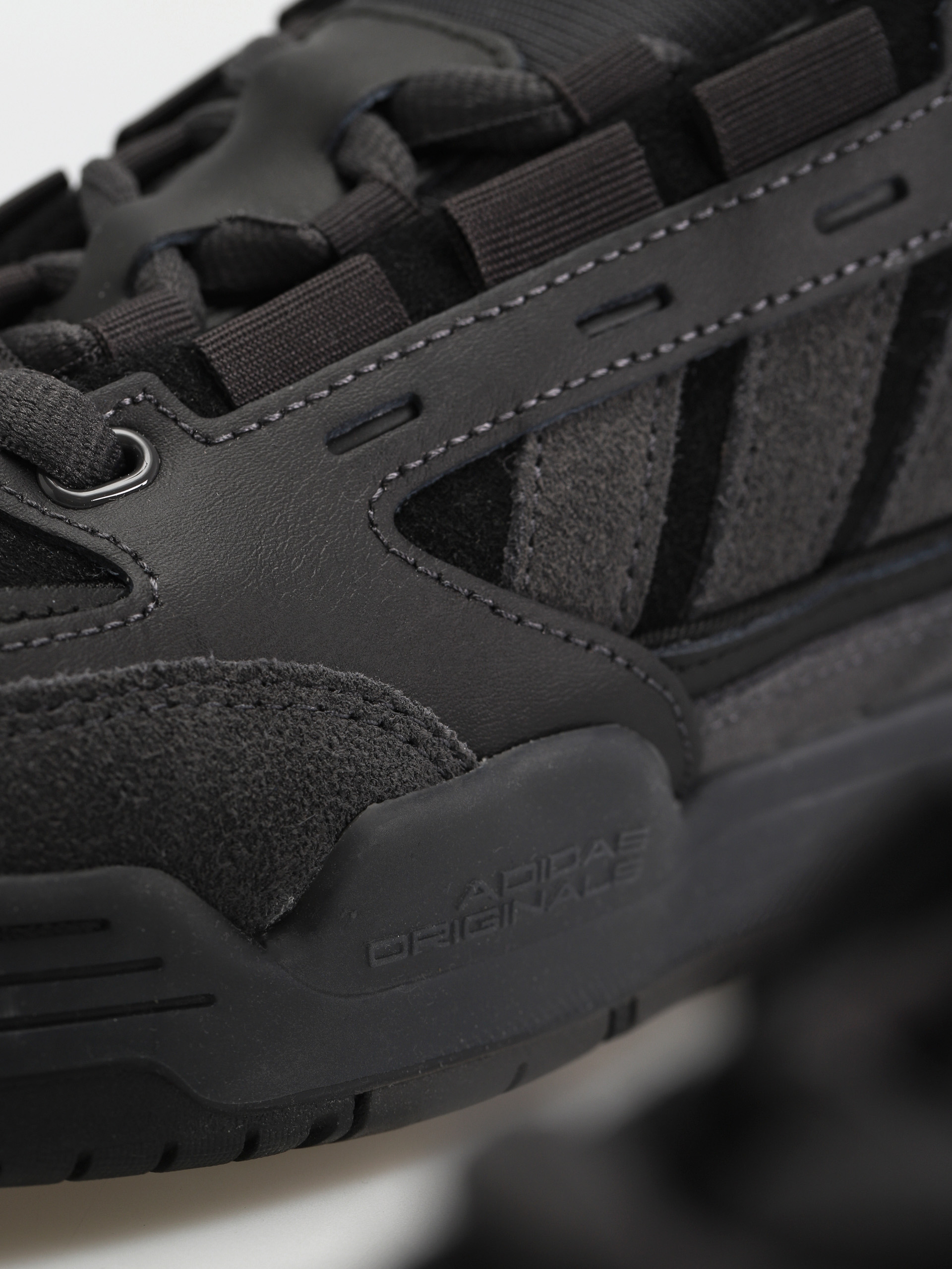 Buty adidas Originals Adi2000 (cblack/utiblk/utiblk)