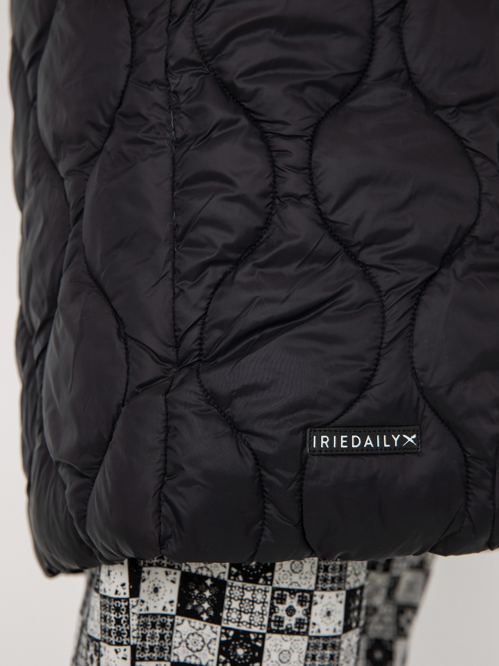 Płaszcz Iriedaily Quilty Wmn (black)
