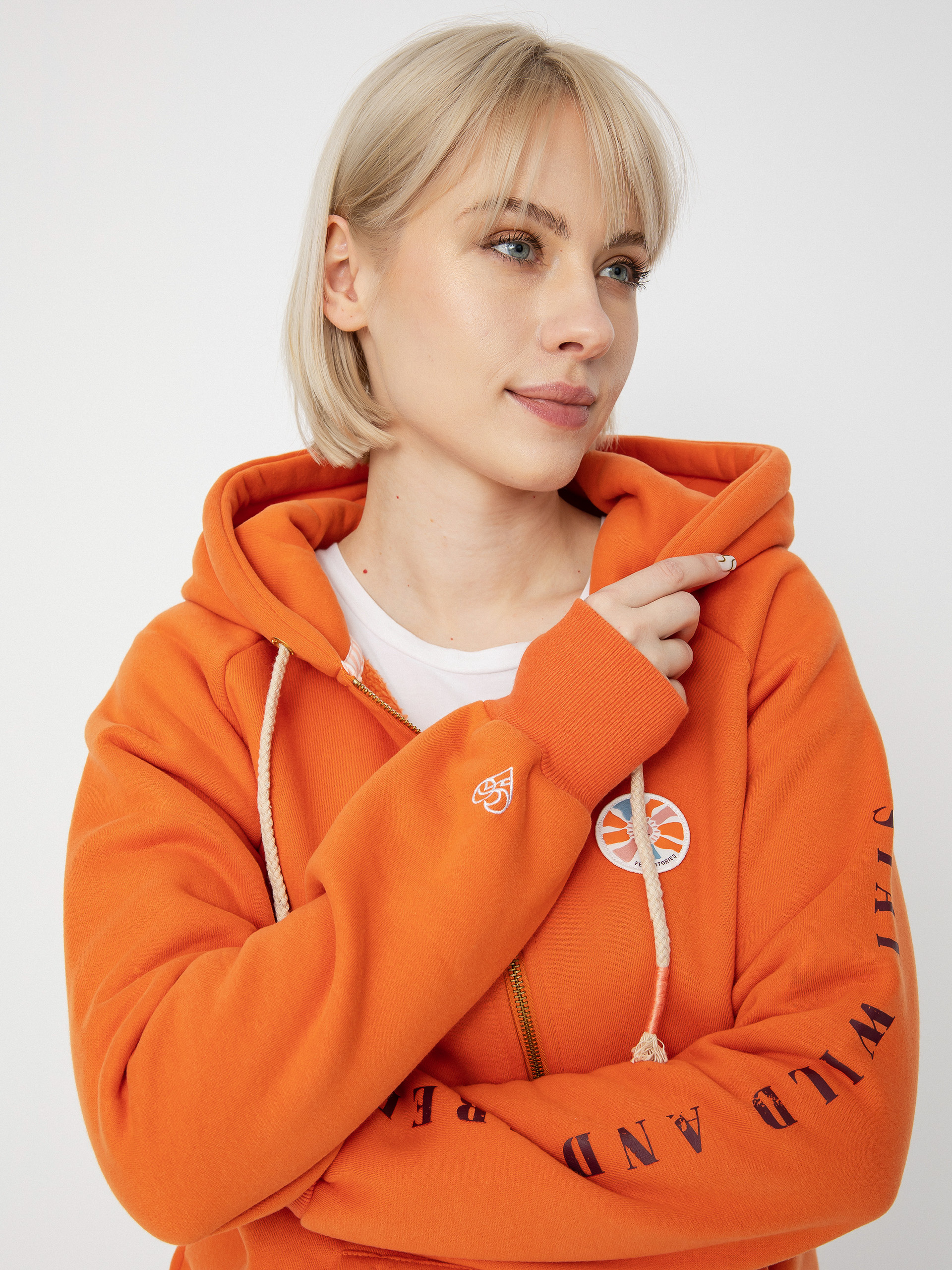 Bluza z kapturem Femi Stories Andel ZHD Wmn (org)