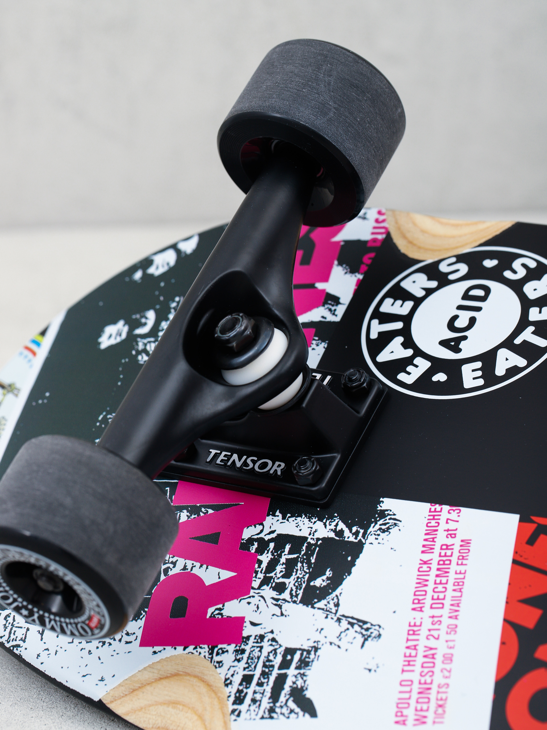 Deskorolka cruiser Globe Aperture (ramones/hey ho)