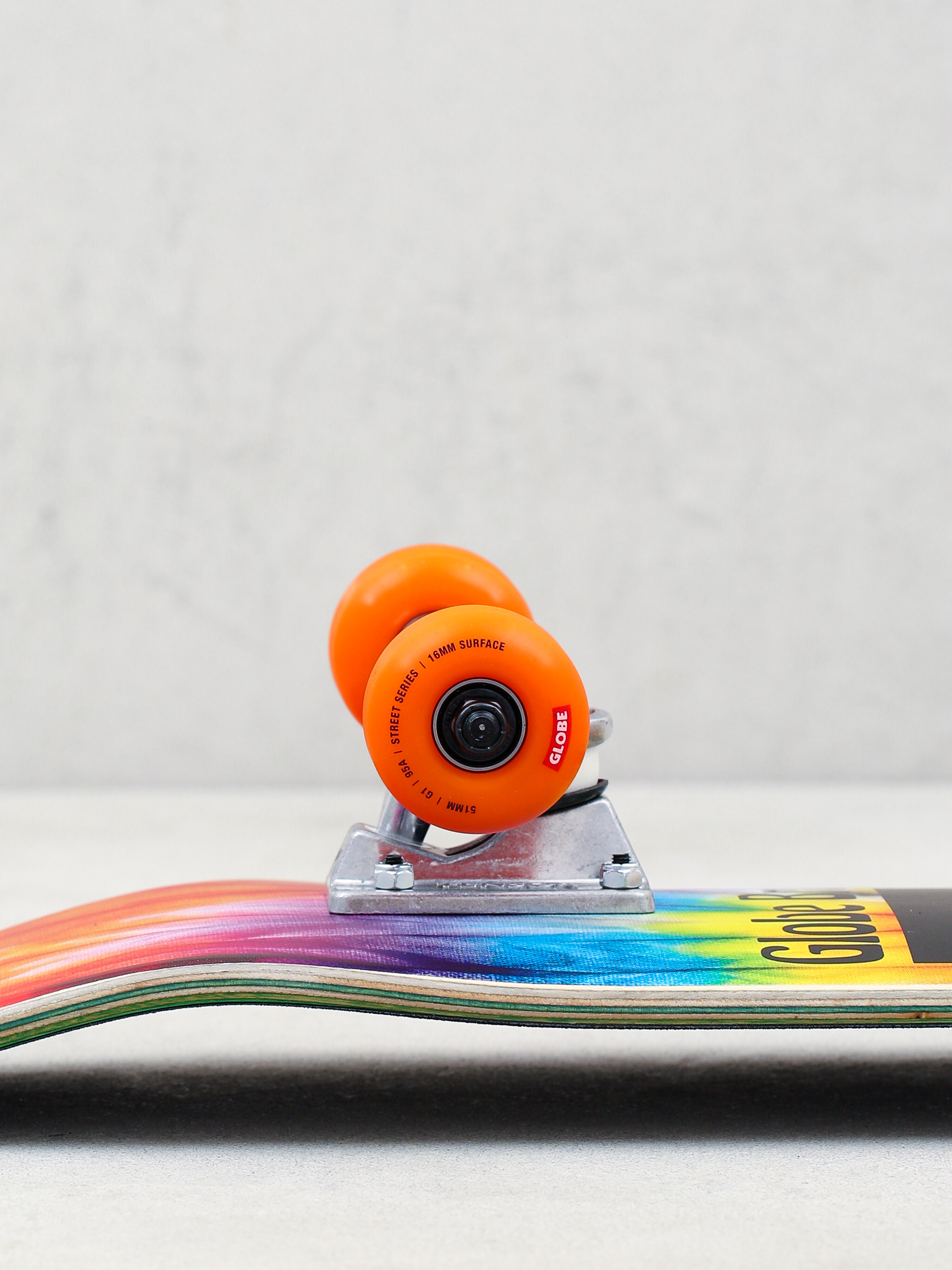 Deskorolka Globe Peace Man Mid (spiral dye/black)