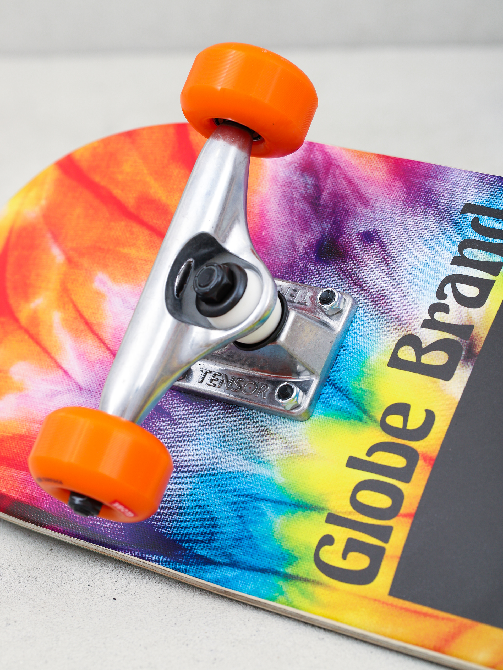 Deskorolka Globe Peace Man Mid (spiral dye/black)