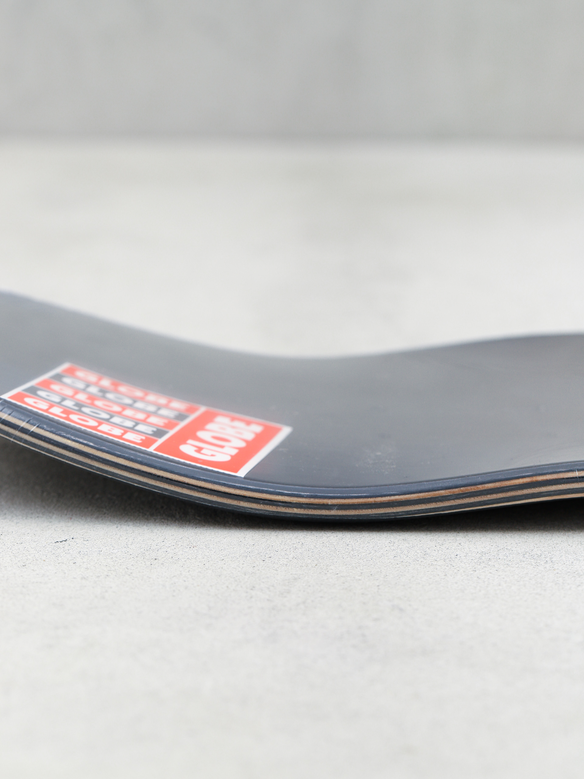 Deck Globe G2 Ramones (road to ruin)