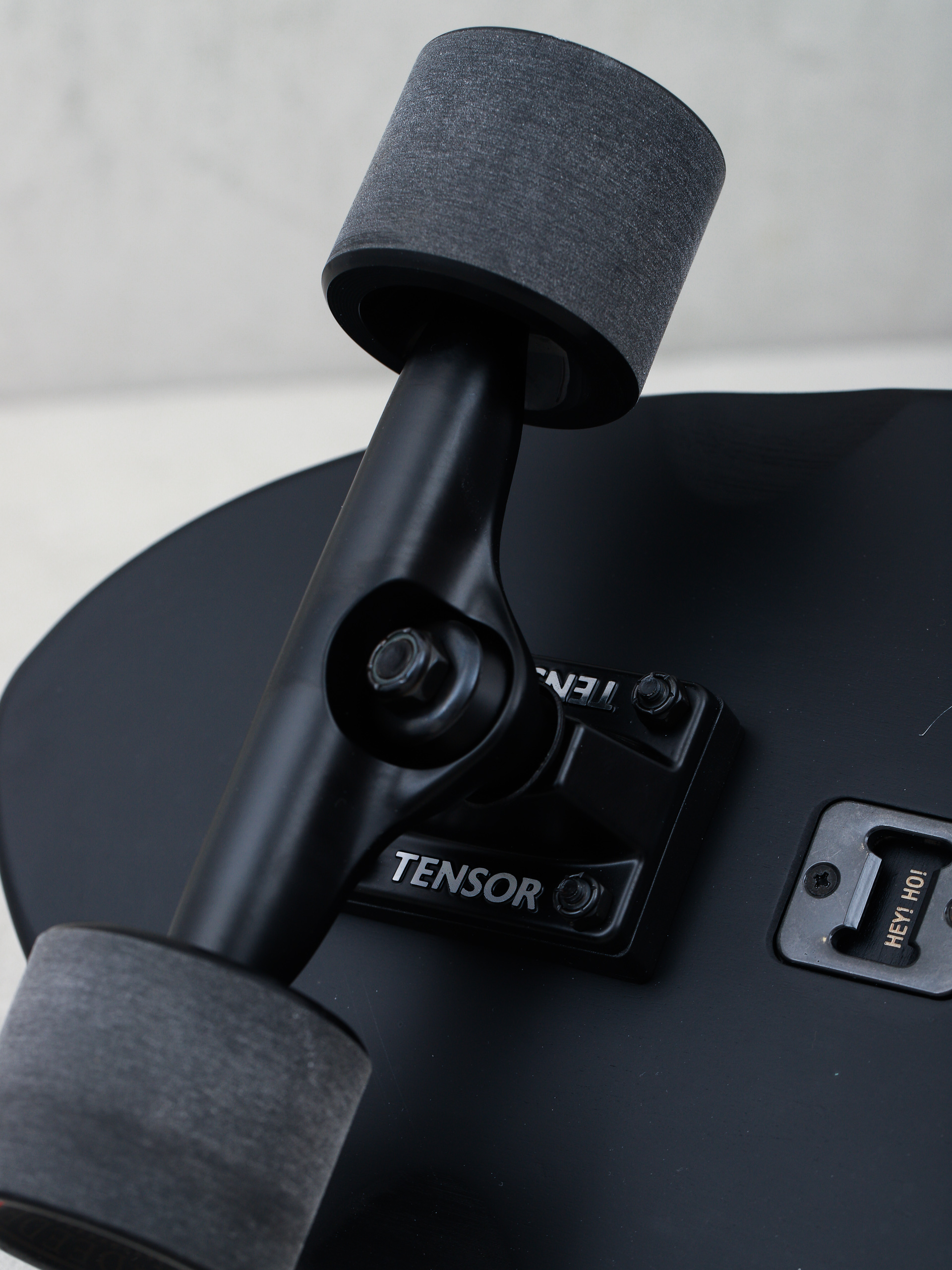 Deskorolka cruiser Globe Big Blazer (ramones/hey ho)