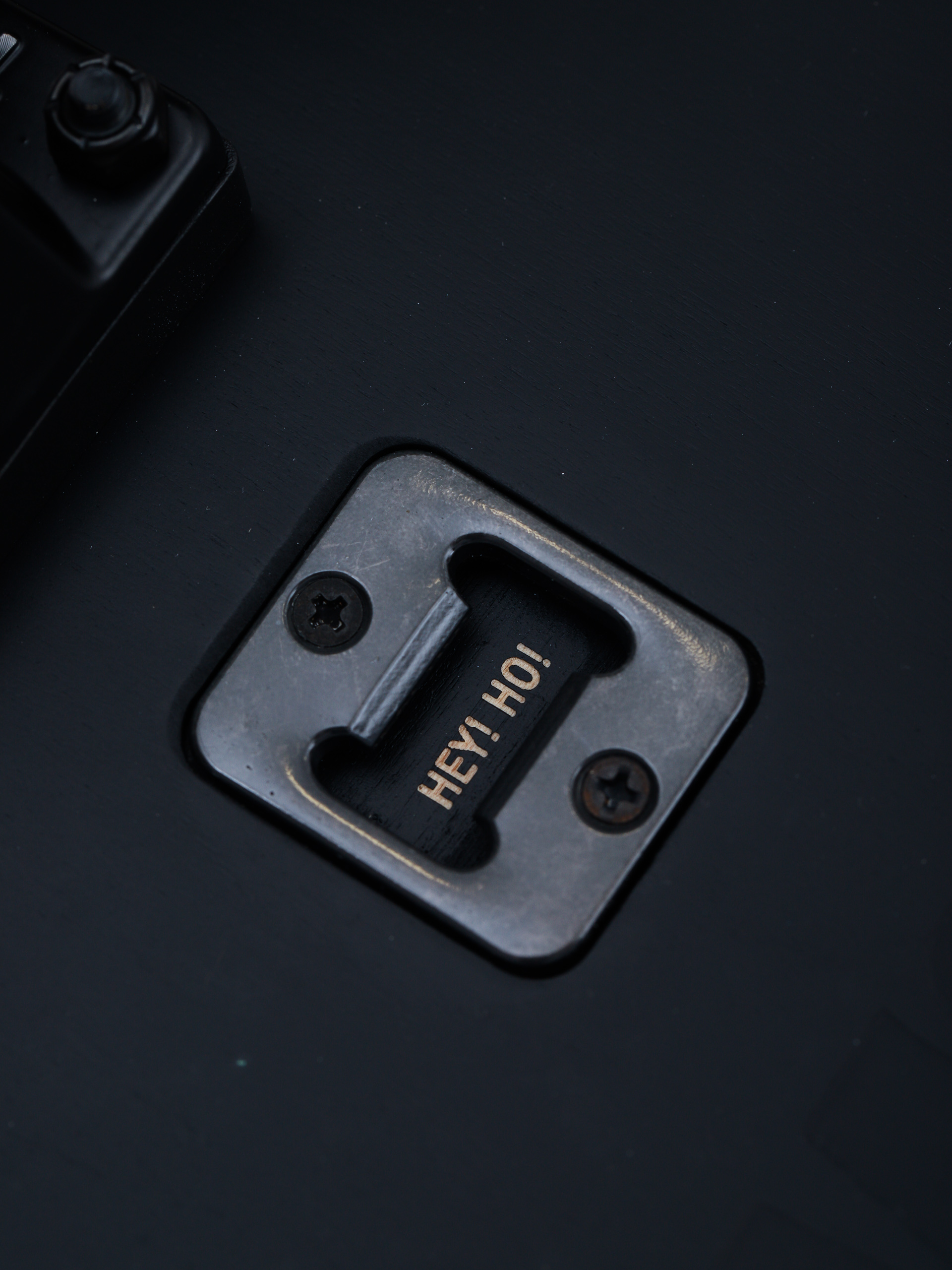 Deskorolka cruiser Globe Big Blazer (ramones/hey ho)