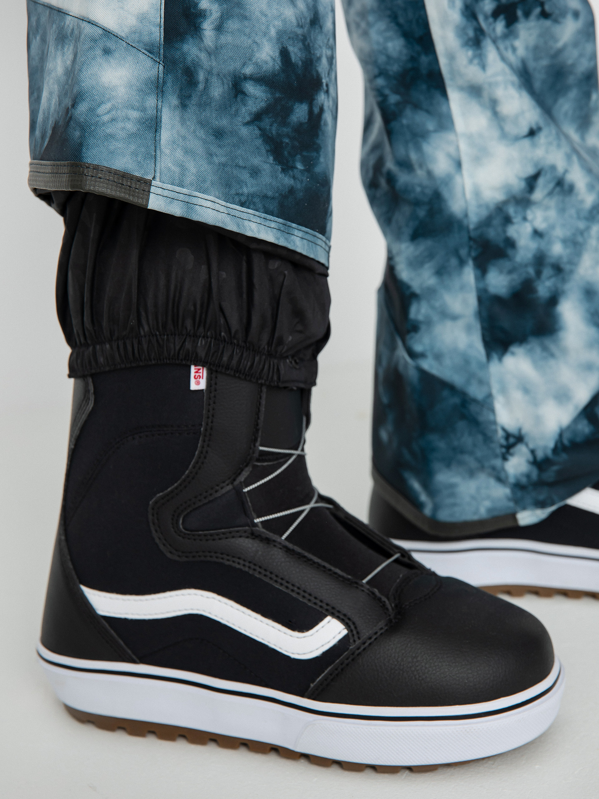 Damskie Spodnie snowboardowe Volcom Swift Bib Overall (storm tie dye)