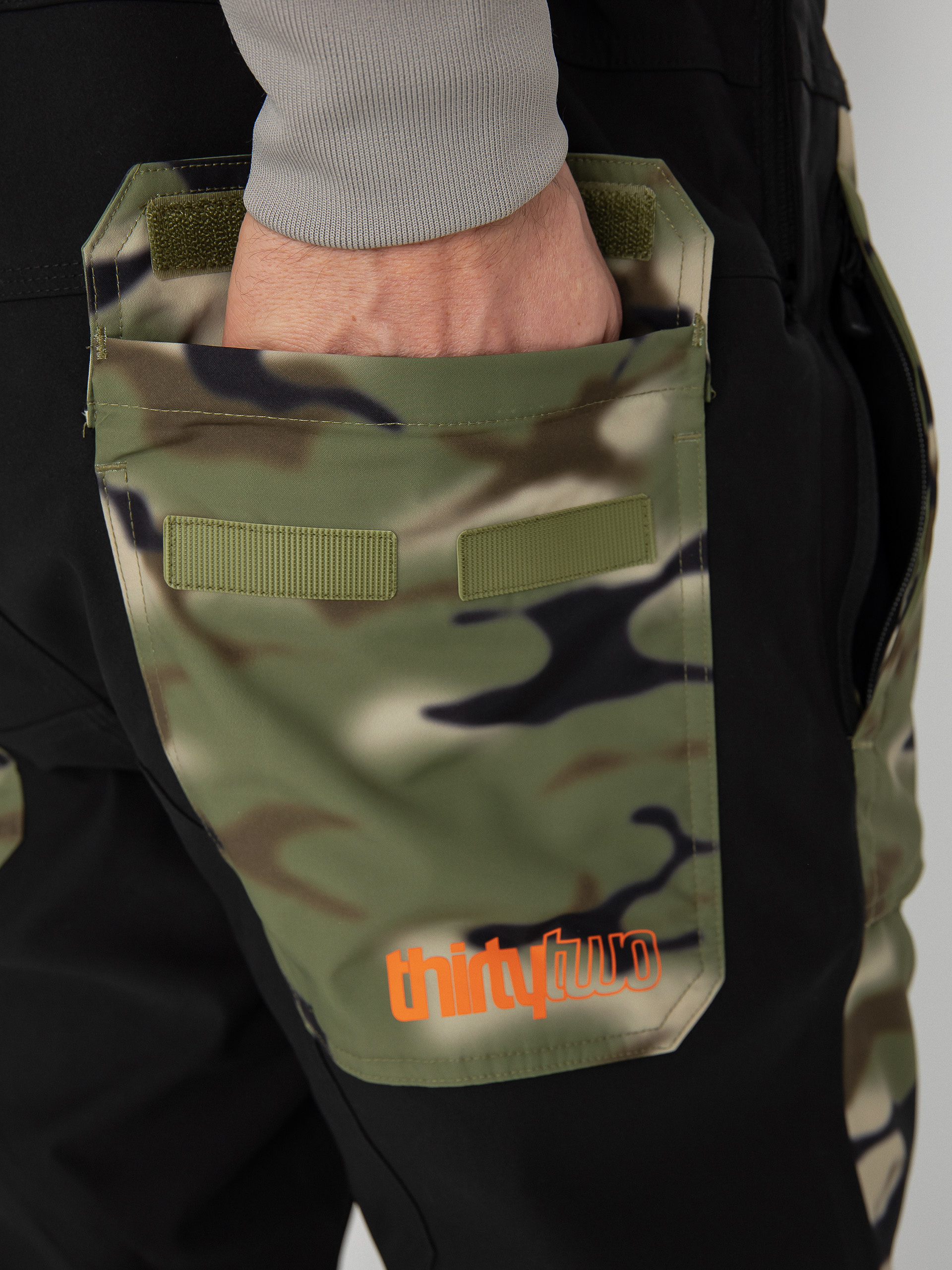 Męskie Spodnie snowboardowe ThirtyTwo Basement Bib (camo)