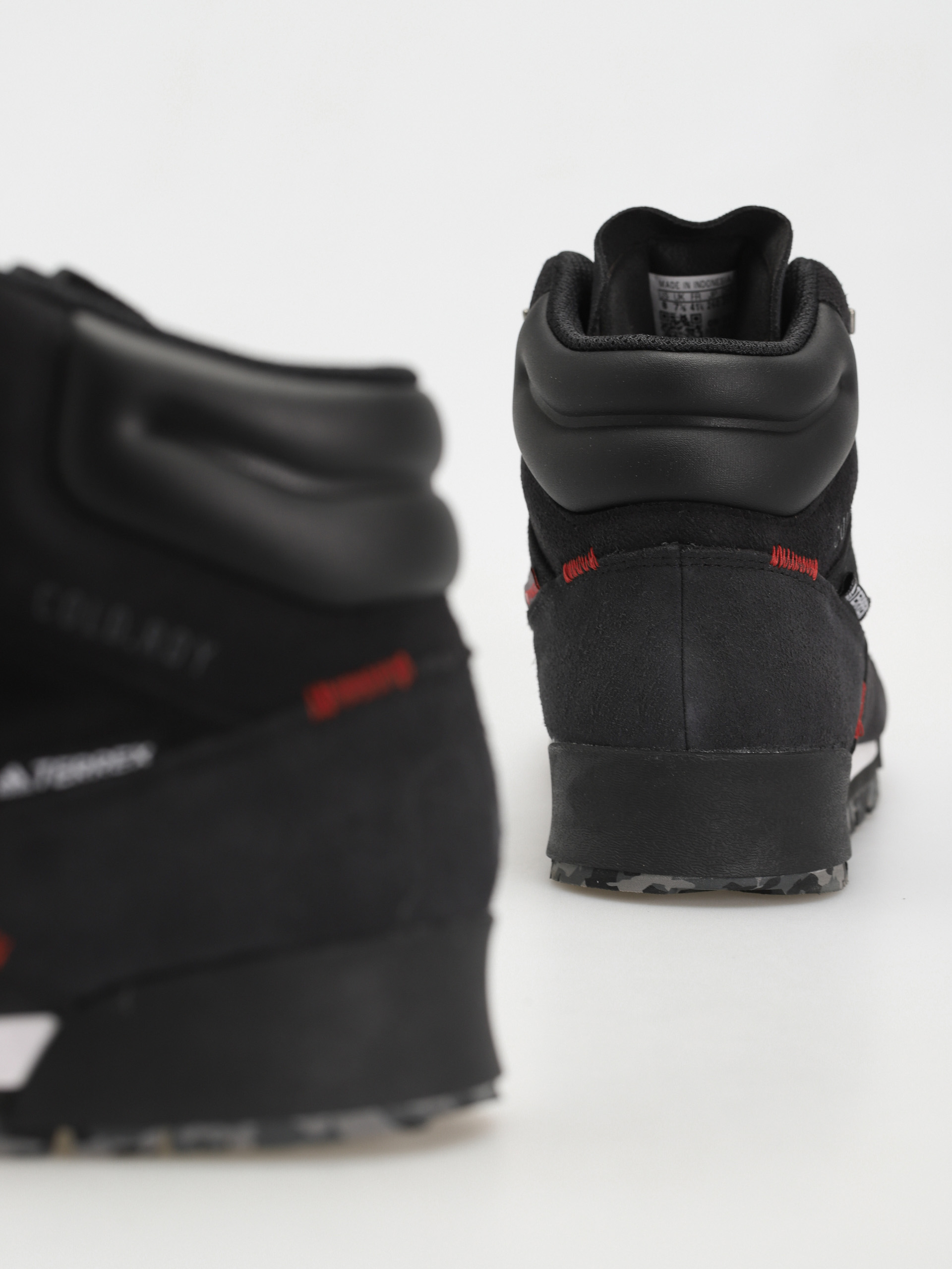 Buty adidas Terrex Snowpitch C.RDY (cblack/cblack/scarle)