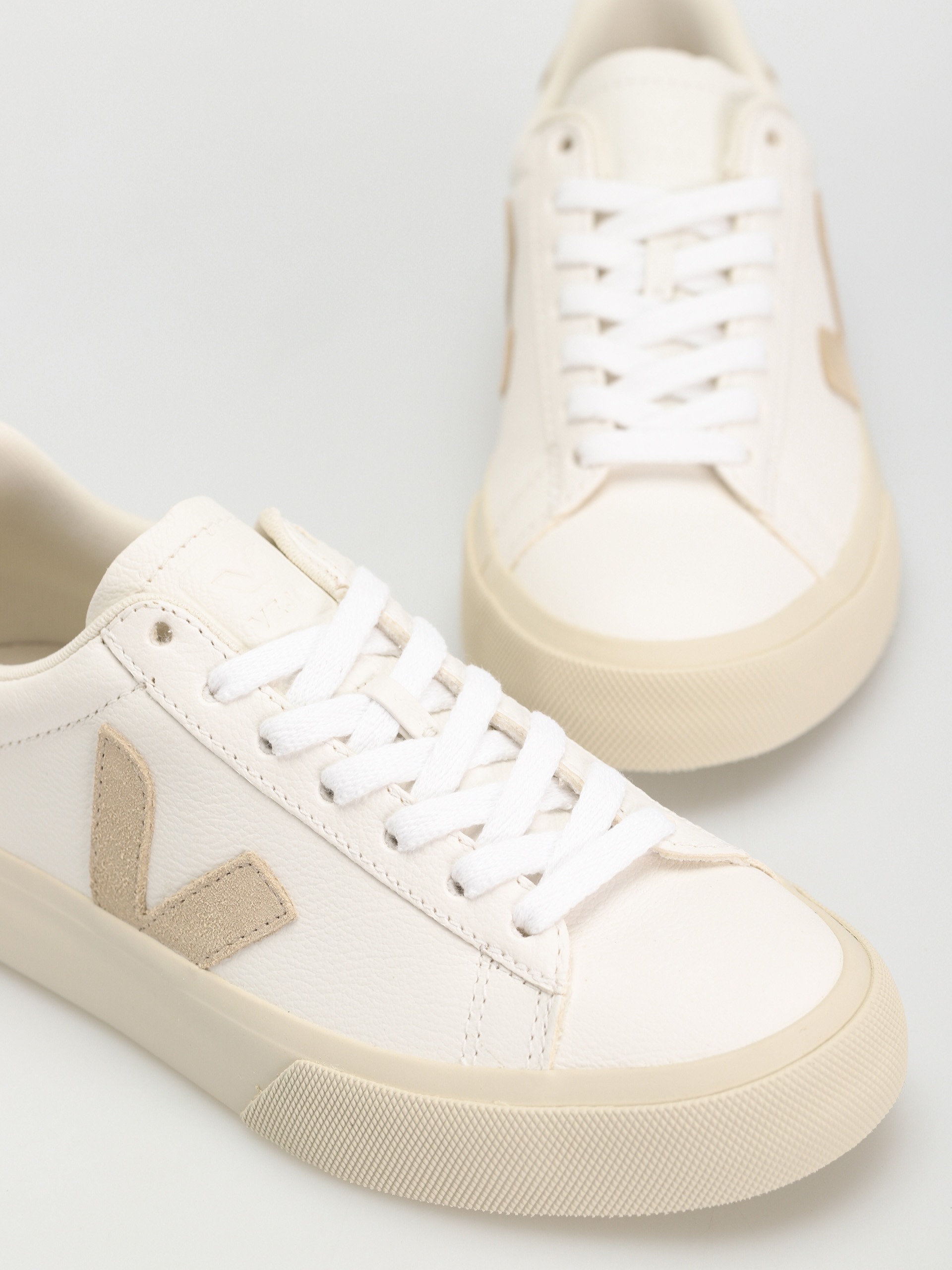 Buty Veja Campo Wmn (extra white almond)