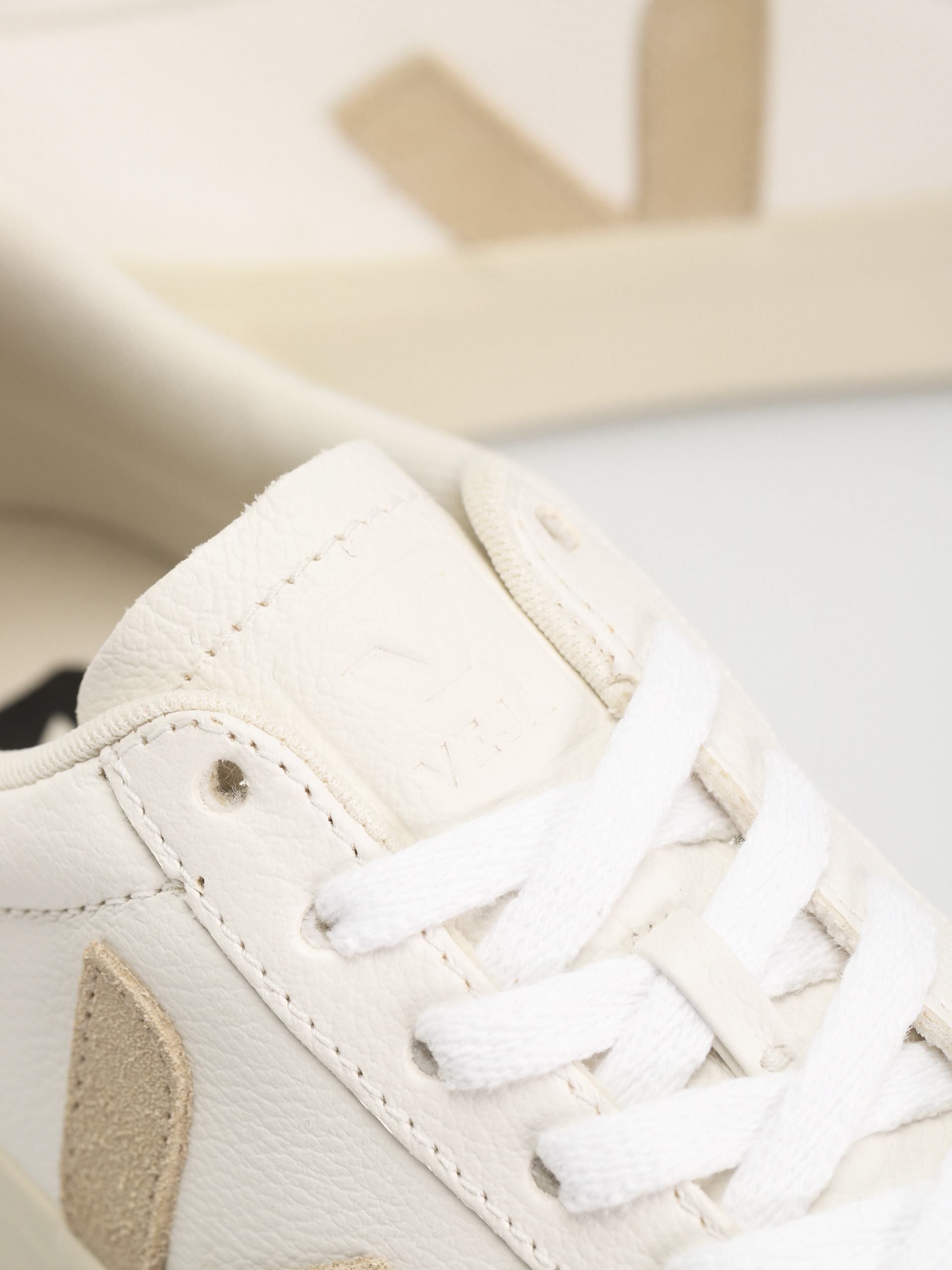 Buty Veja Campo Wmn (extra white almond)