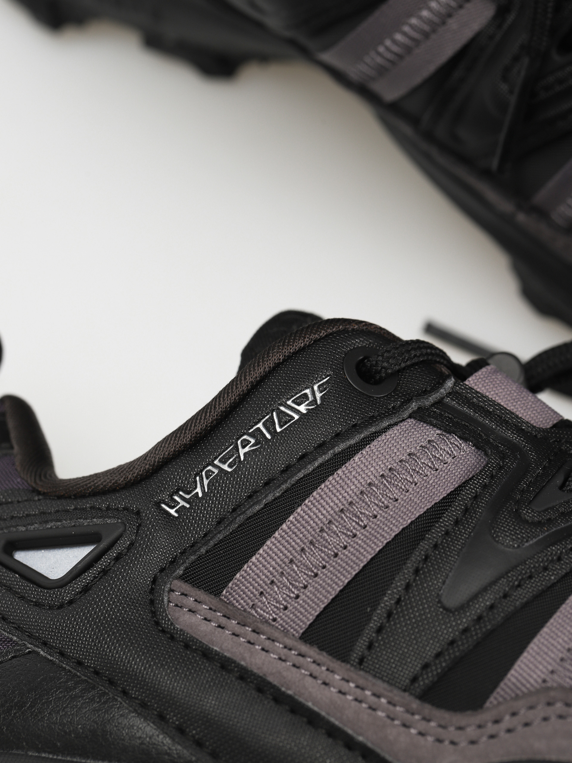Buty adidas Originals Hyperturf (cblack/silvmt/tragre)