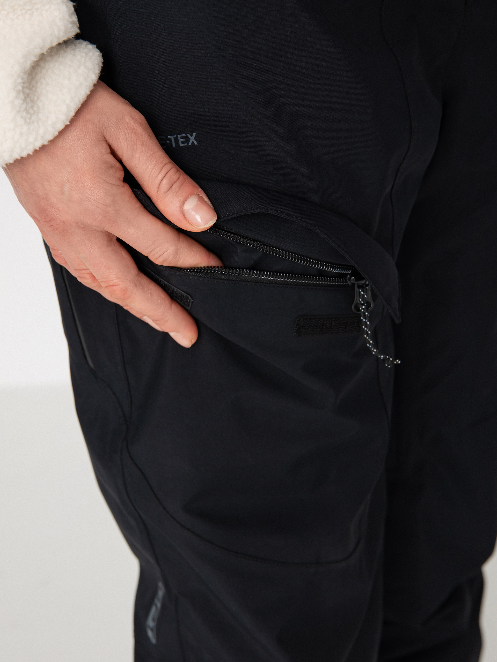 Damskie Spodnie snowboardowe Volcom V.Co At Stretch Gore Tex (black)