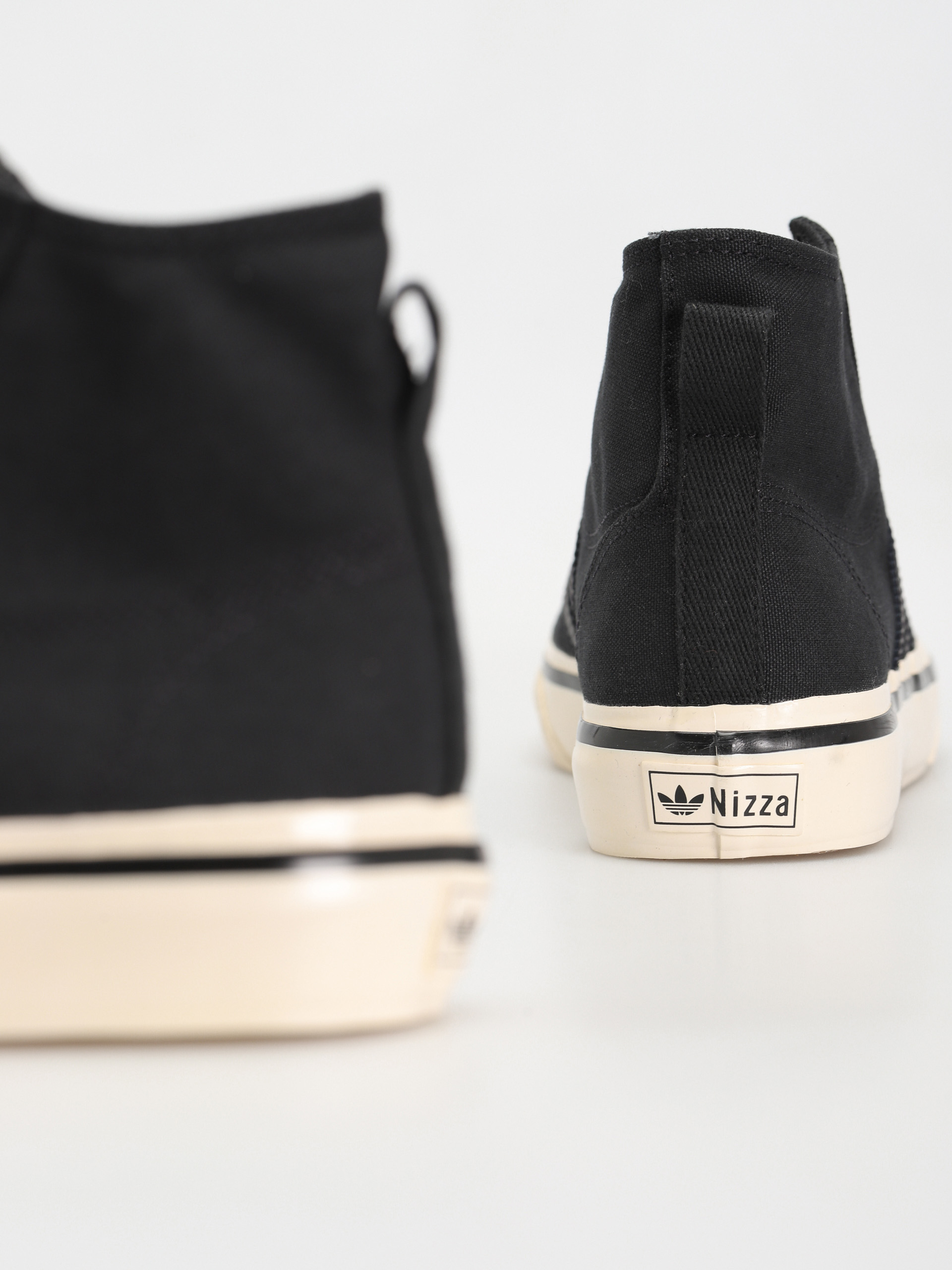 Buty adidas Originals Nizza Hi Rf 74 (cblack/cwhite/gum3)