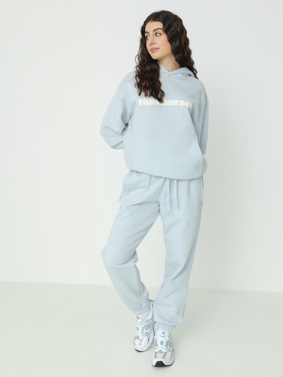 Spodnie adidas Originals Pharrell Williams Basics Wmn (halblu)