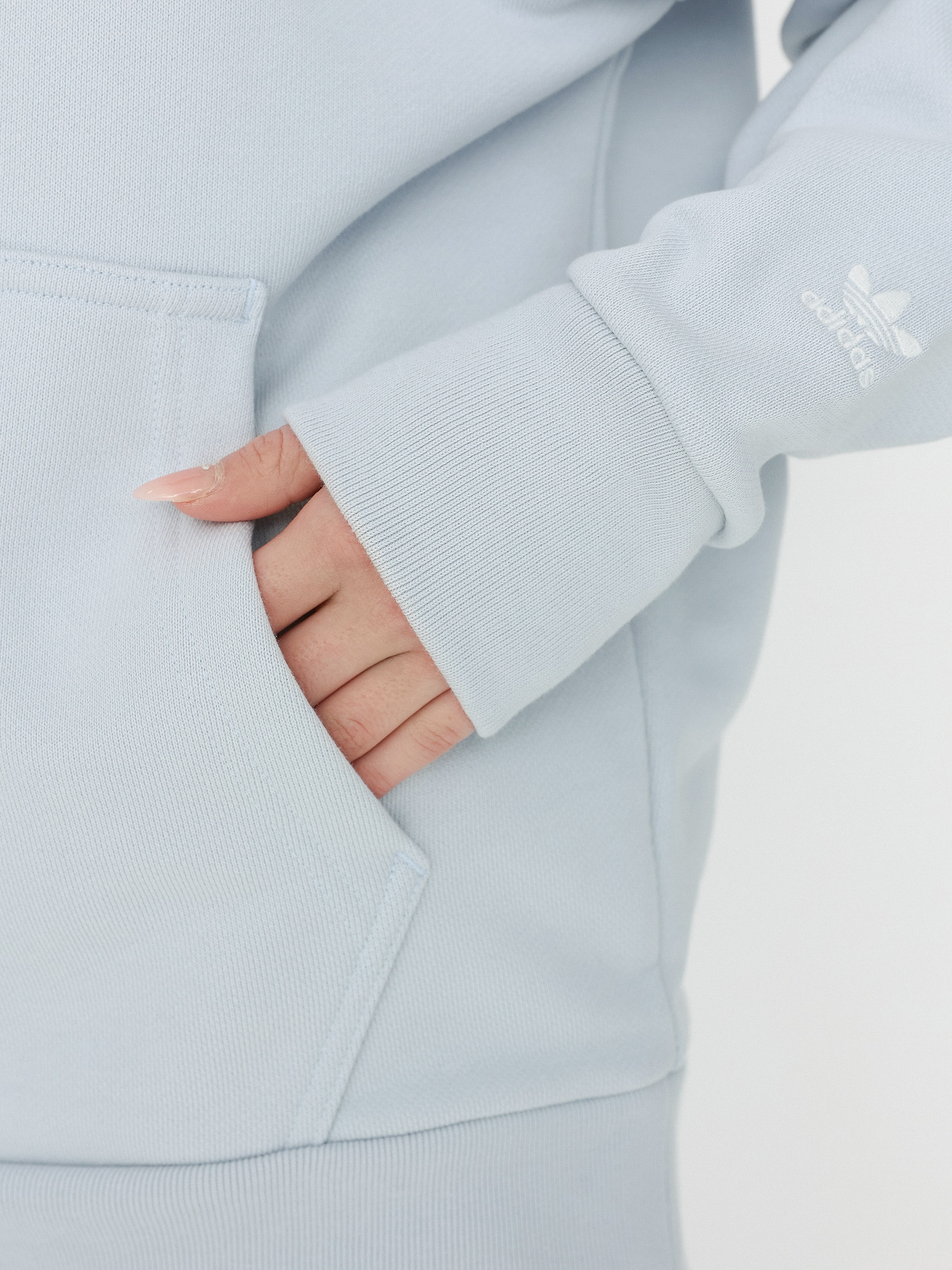 Bluza z kapturem adidas Originals Pharrell Williams Basics HD Wmn (halblu)