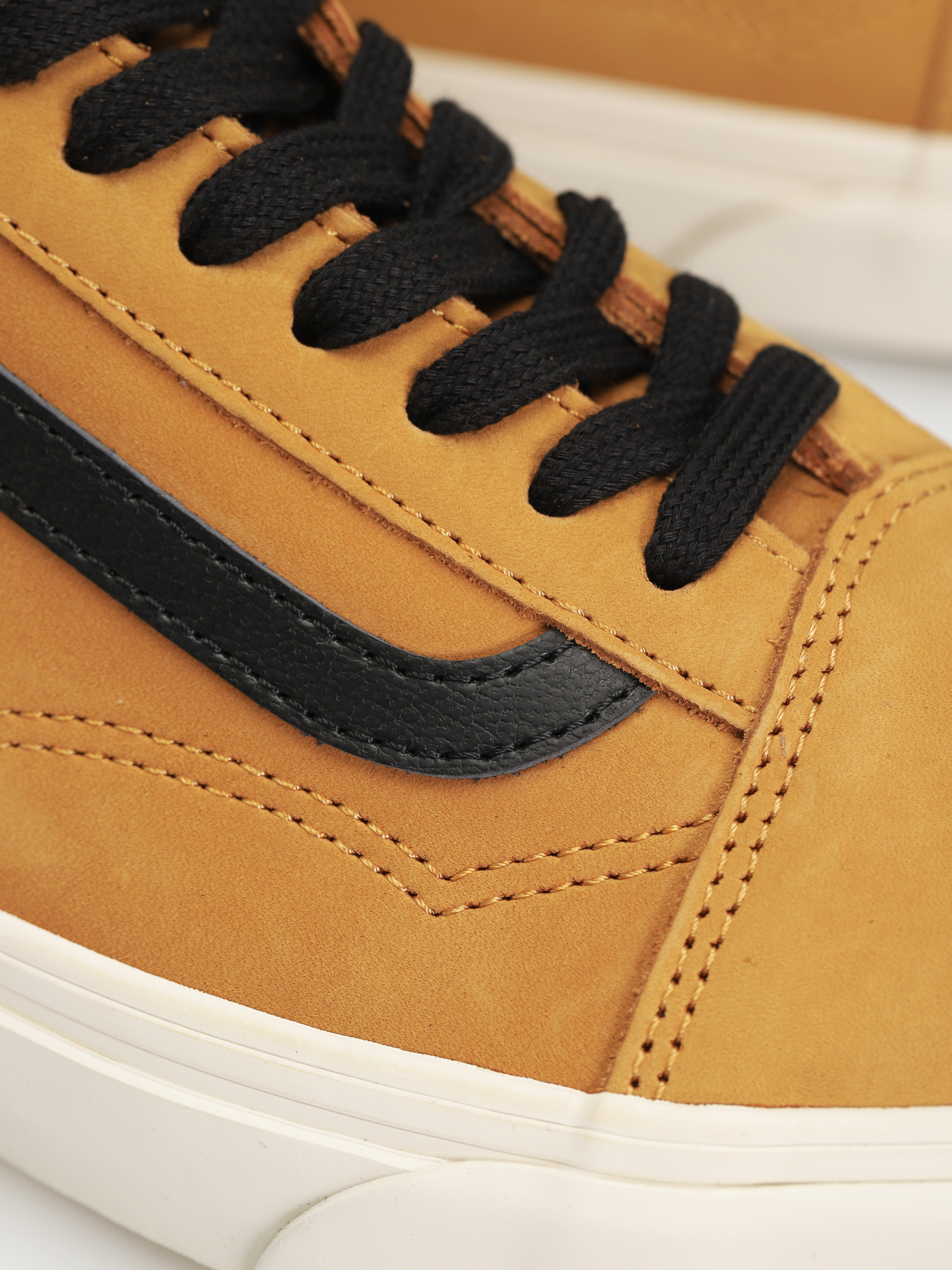 Buty Vans Old Skool (nubuck honey gold/black)