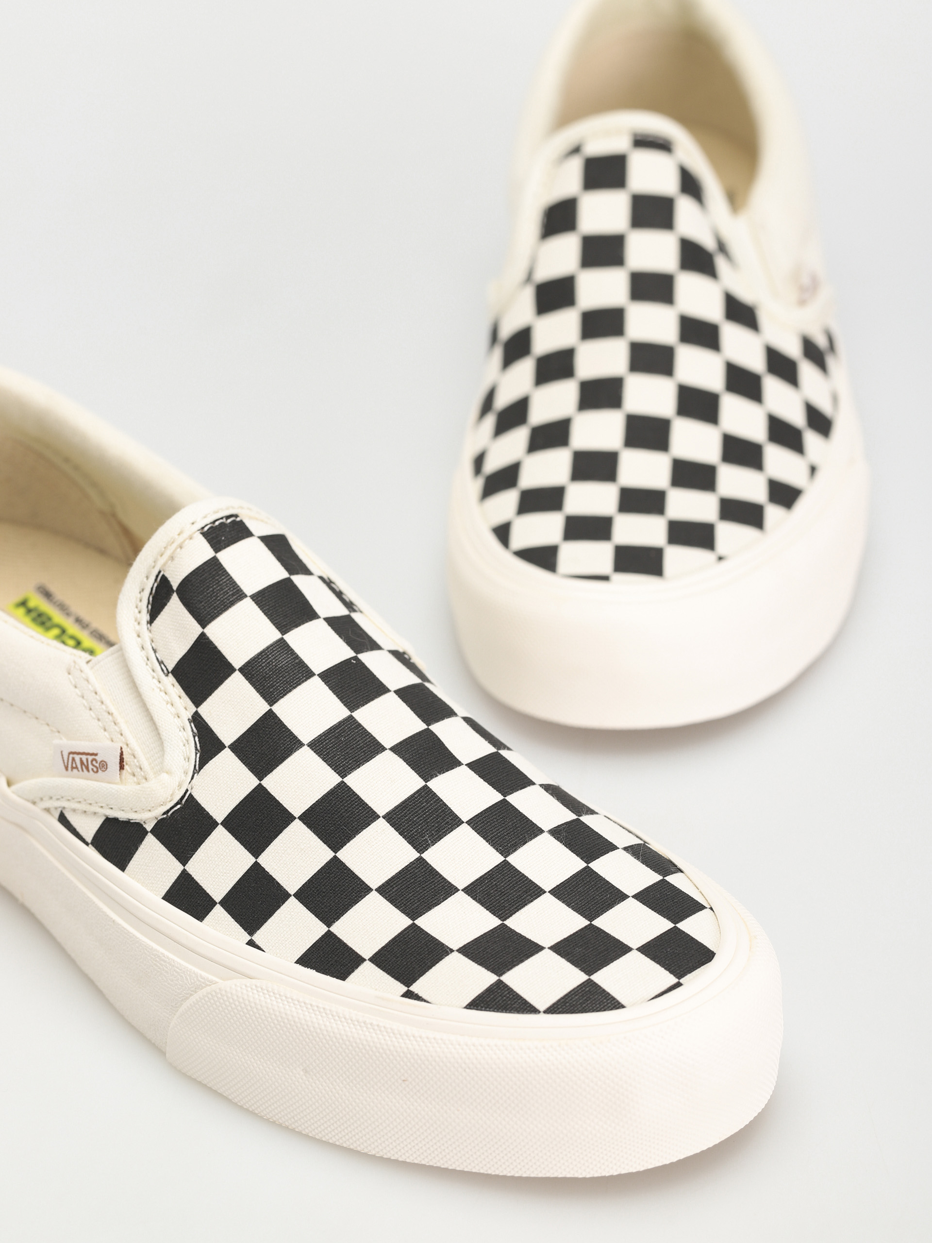 Buty Vans Slip On VR3 (checkerboard black/marshmallow)