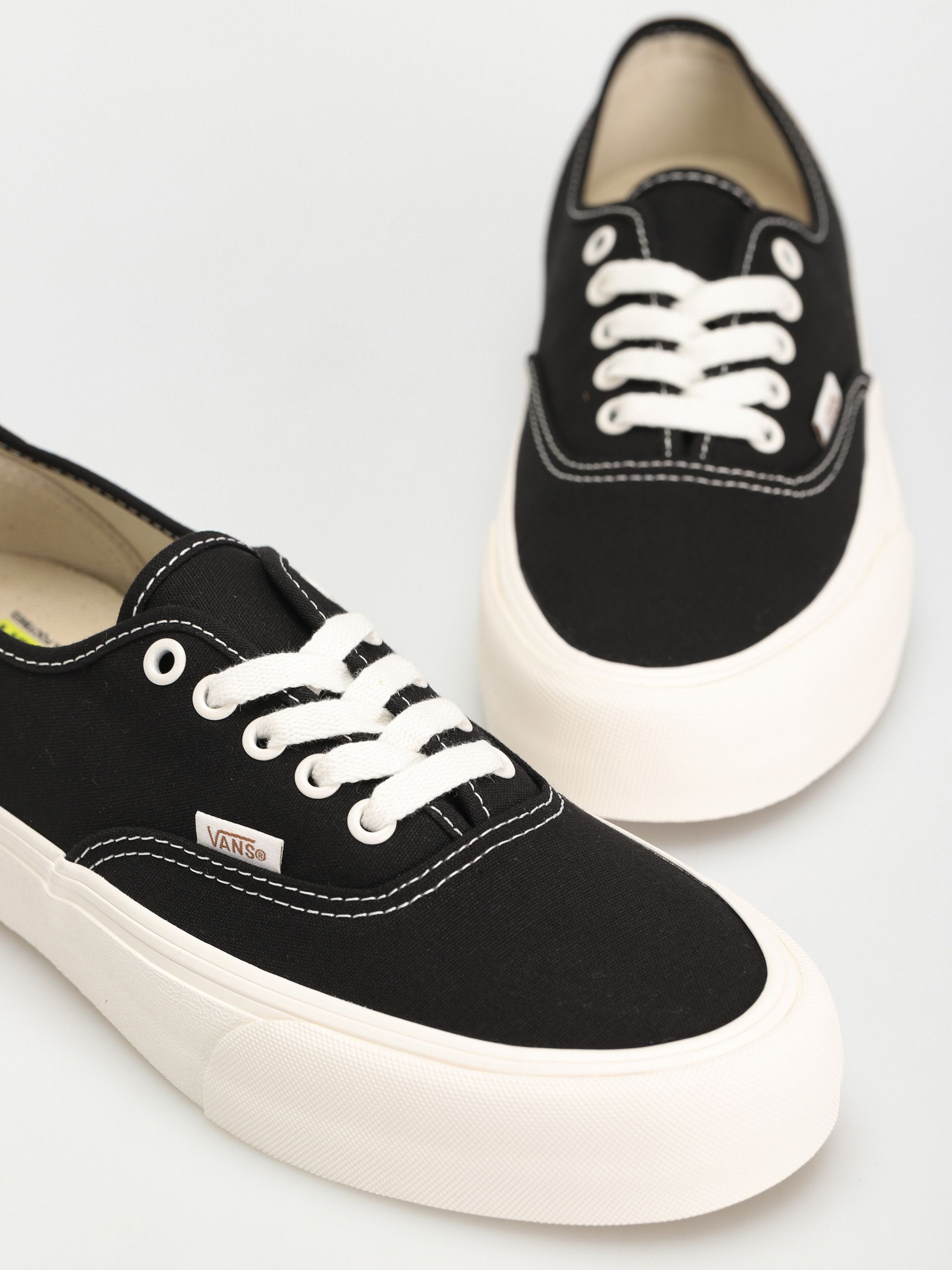 Buty Vans Authentic VR3 (black/marshmallow)