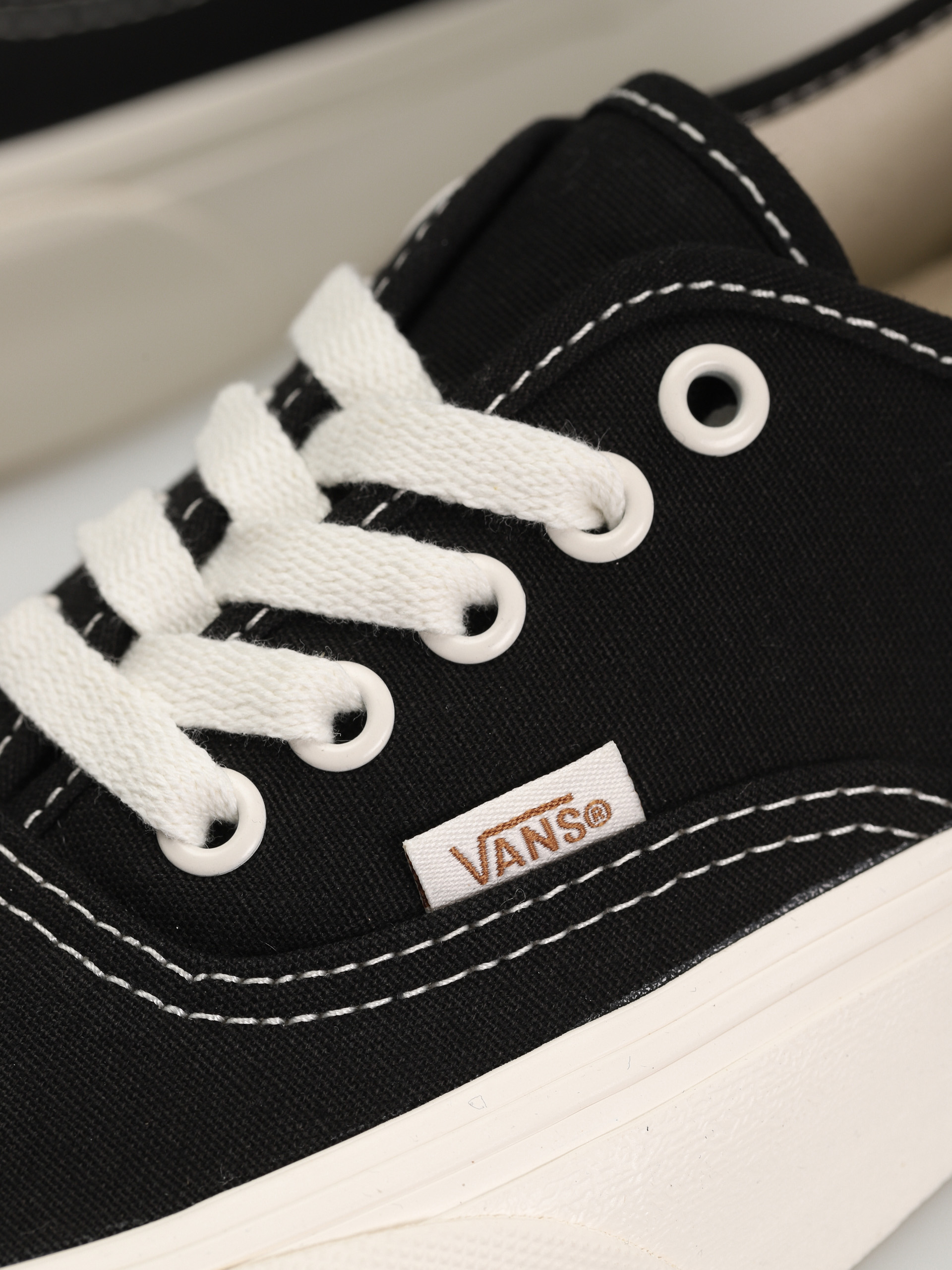 Buty Vans Authentic VR3 (black/marshmallow)