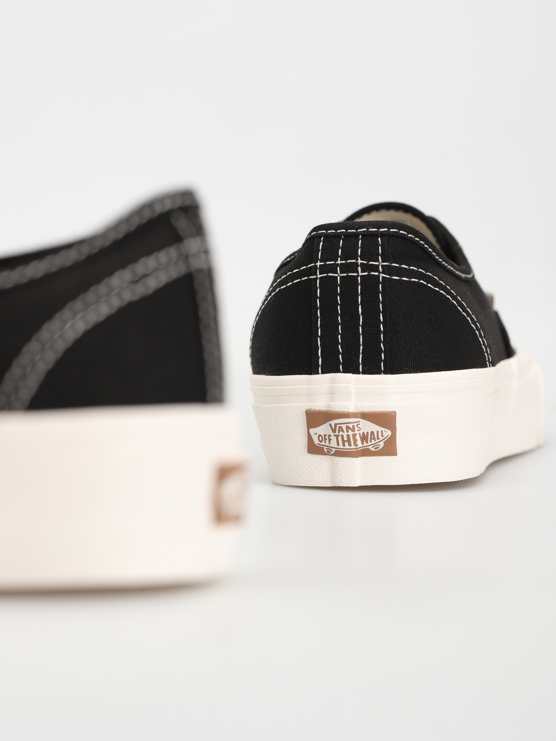 Buty Vans Authentic VR3 (black/marshmallow)