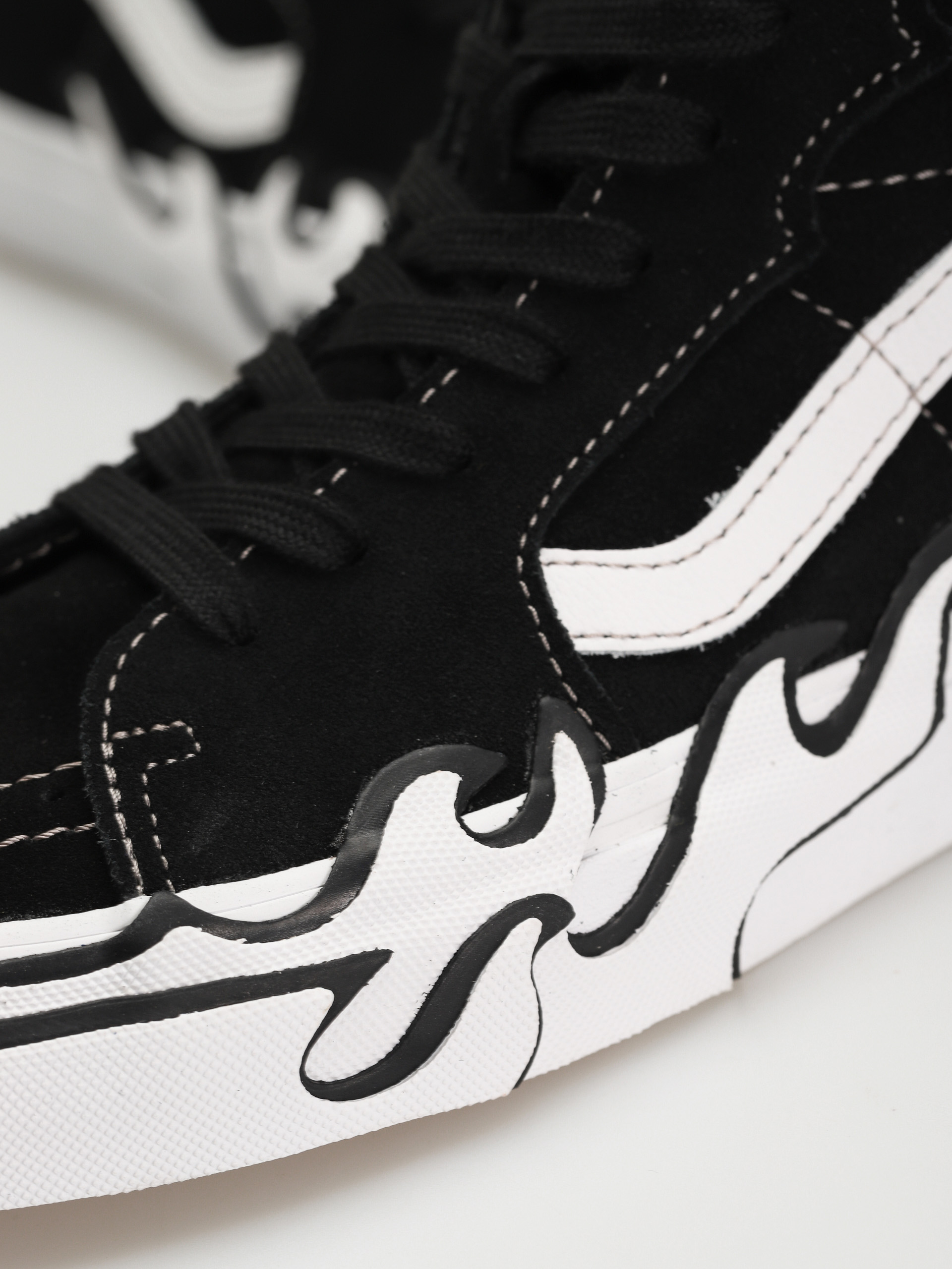 Buty Vans Sk8 Hi Flame (suede black/white)