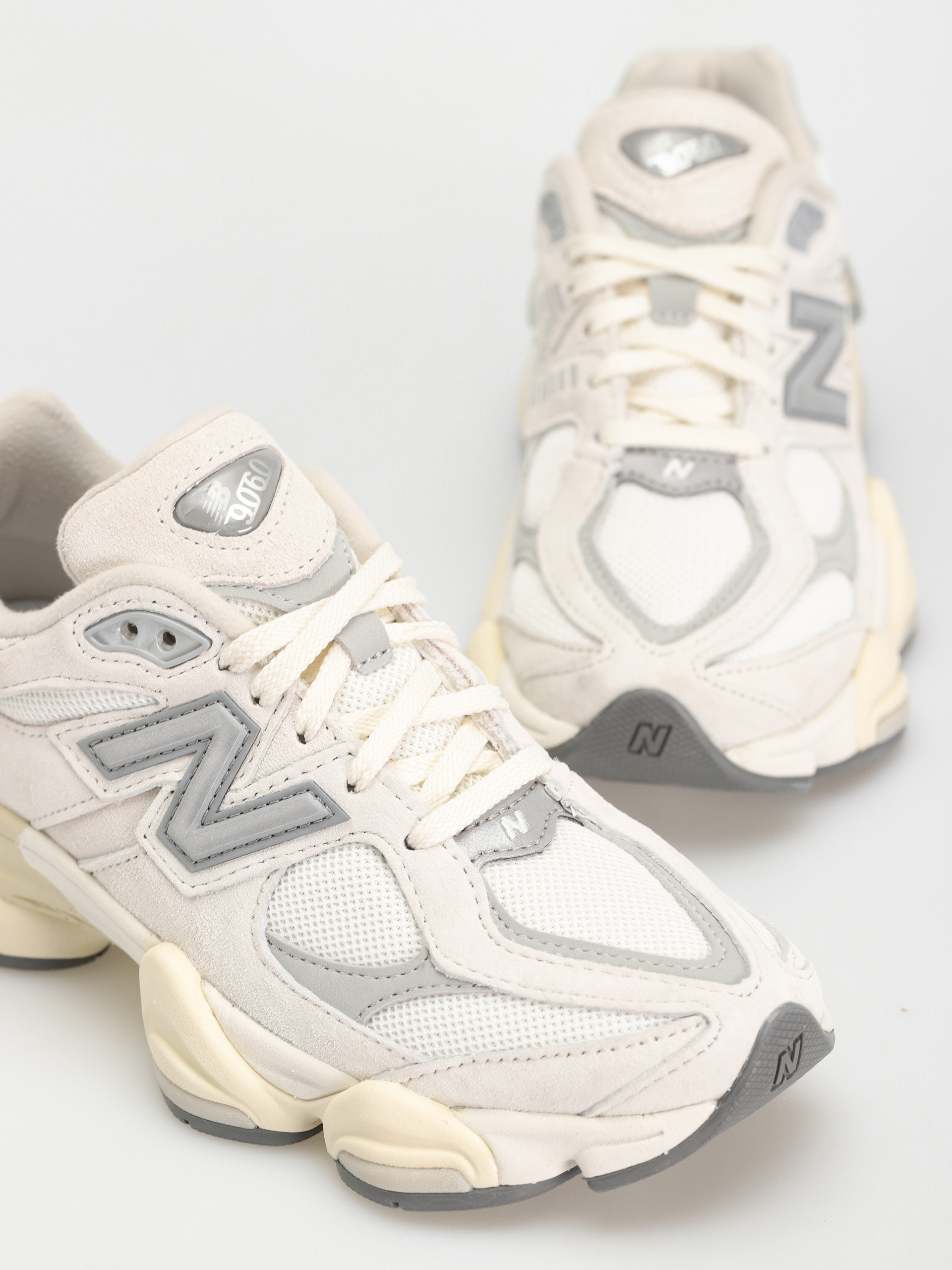 Buty New Balance 9060 (sea salt)