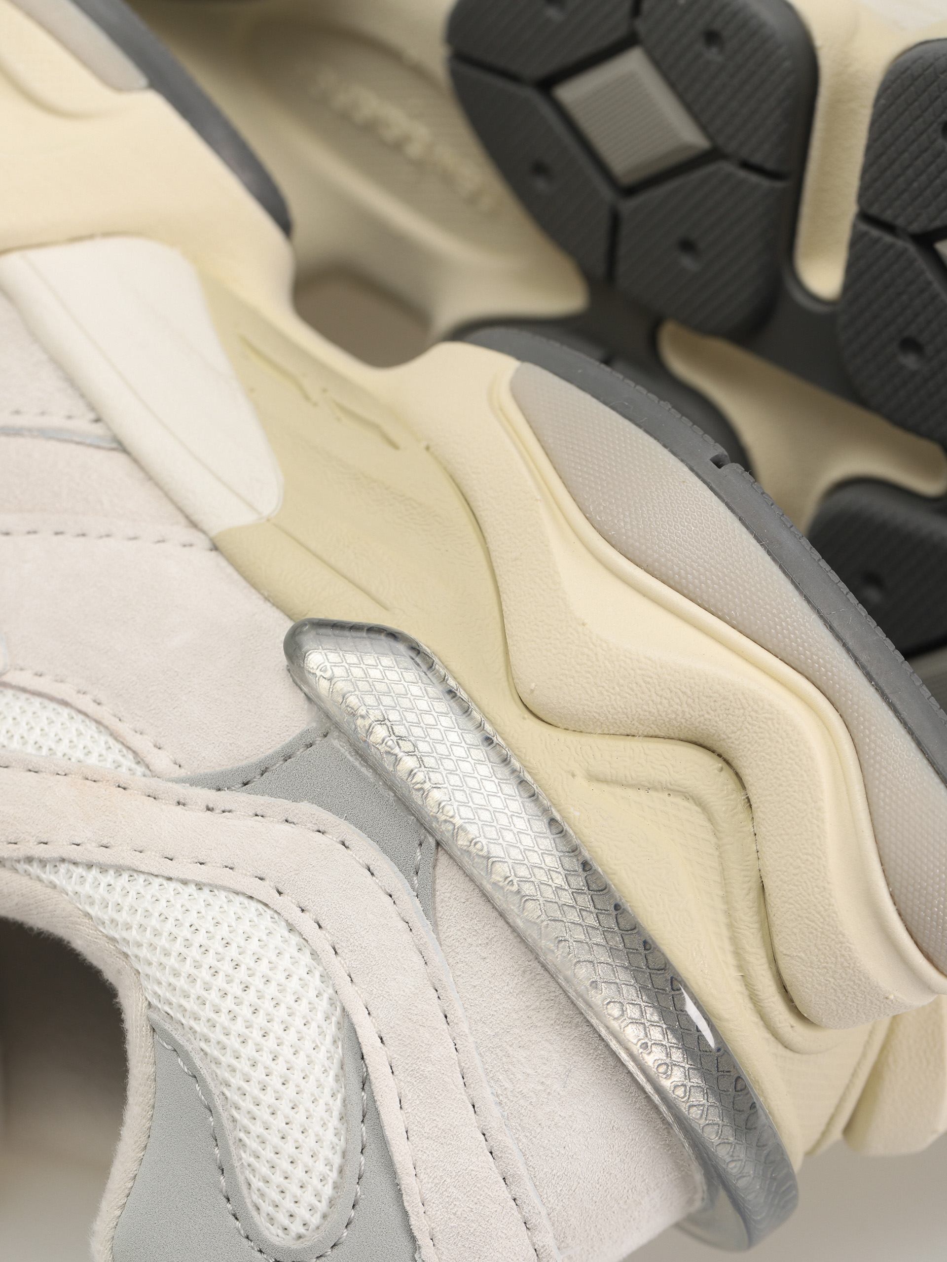 Buty New Balance 9060 (sea salt)