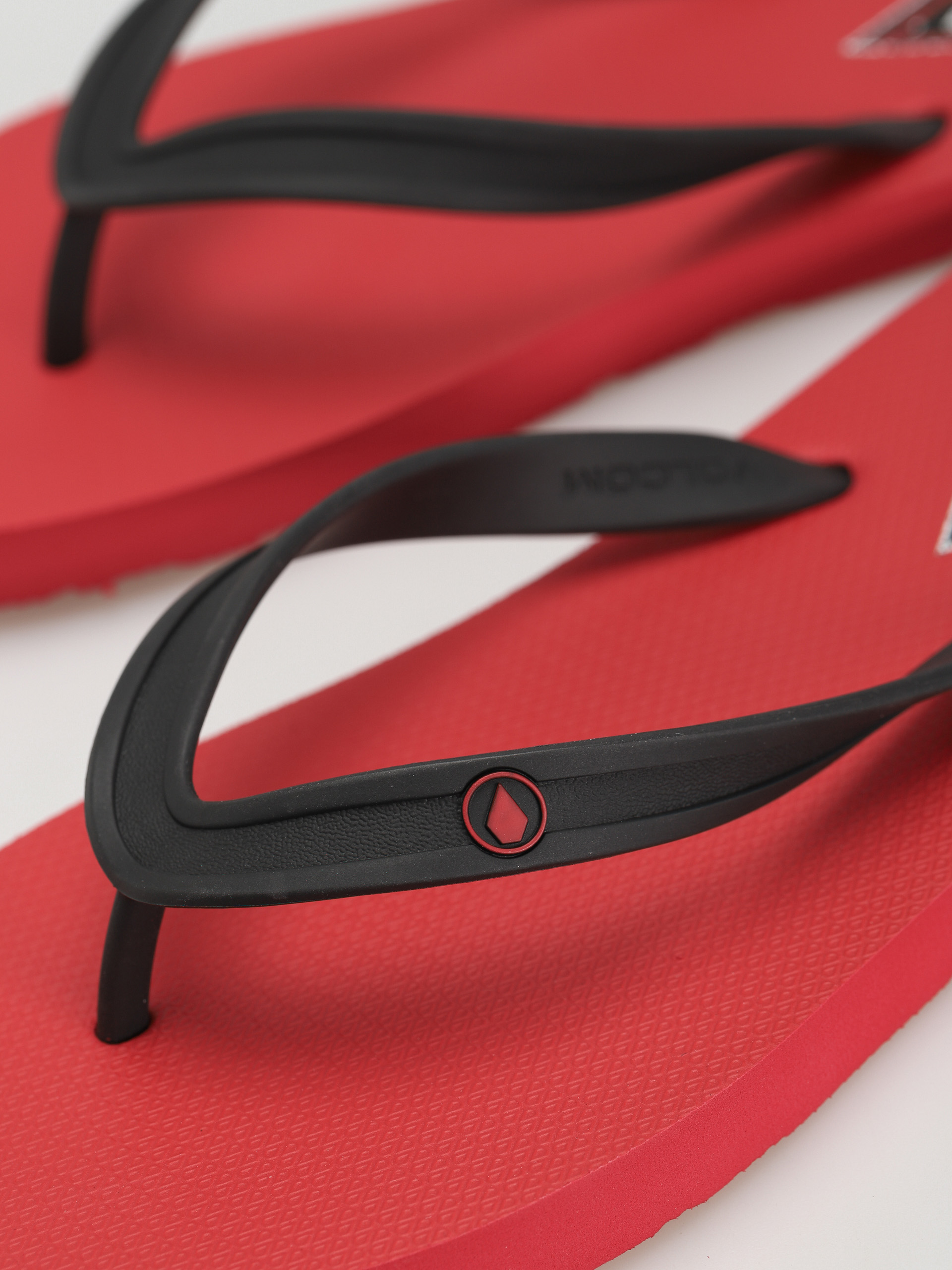 Japonki Volcom Rocker 2 (ribbon red)