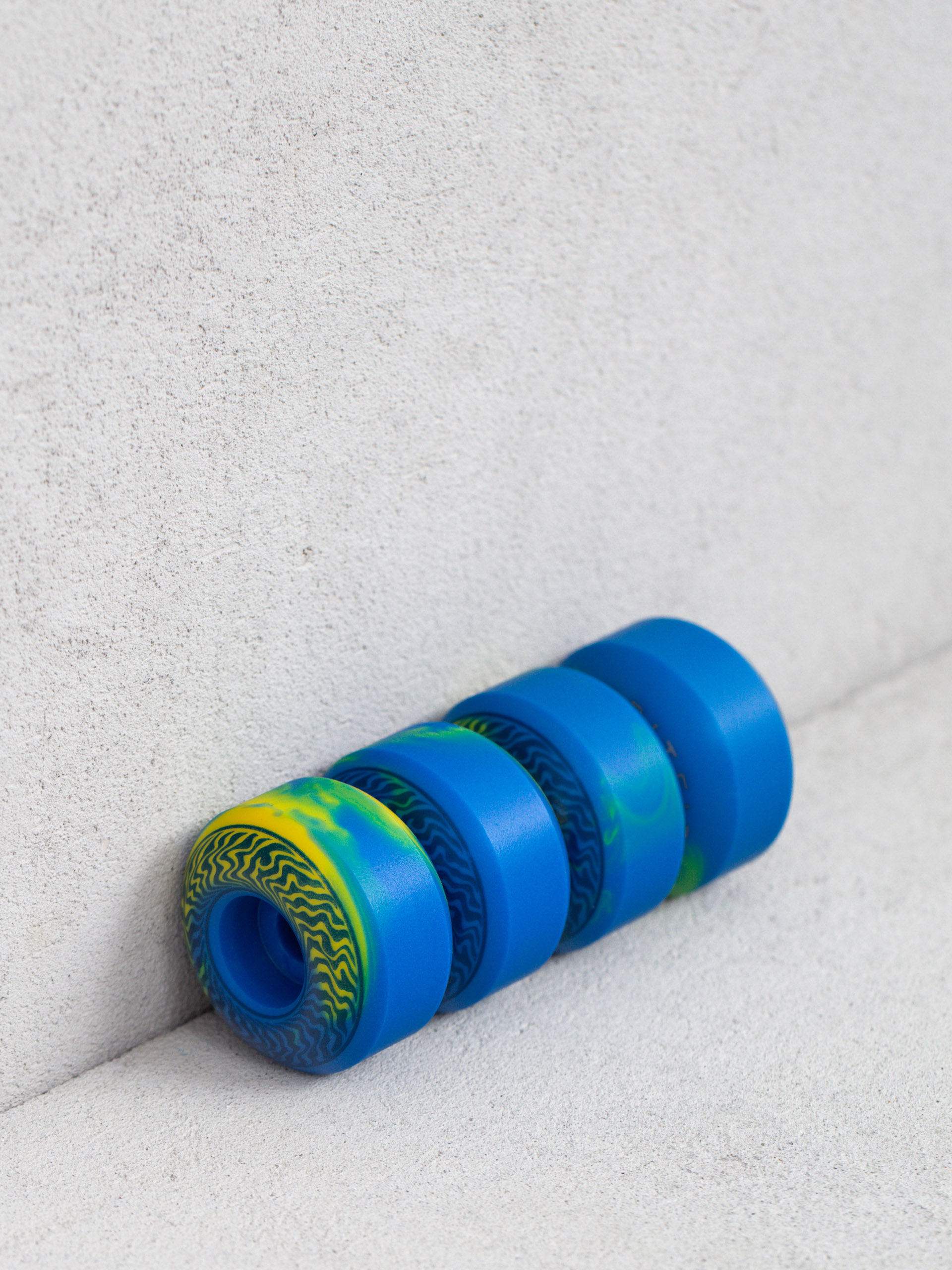 Kółka Spitfire F4 99D Swirled Classic (blue/yellow)