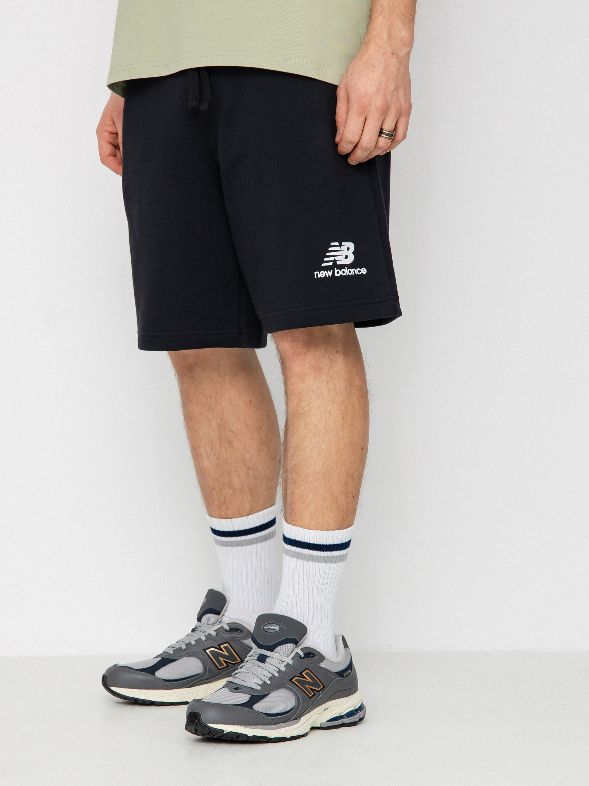 Szorty New Balance Essentials (black)