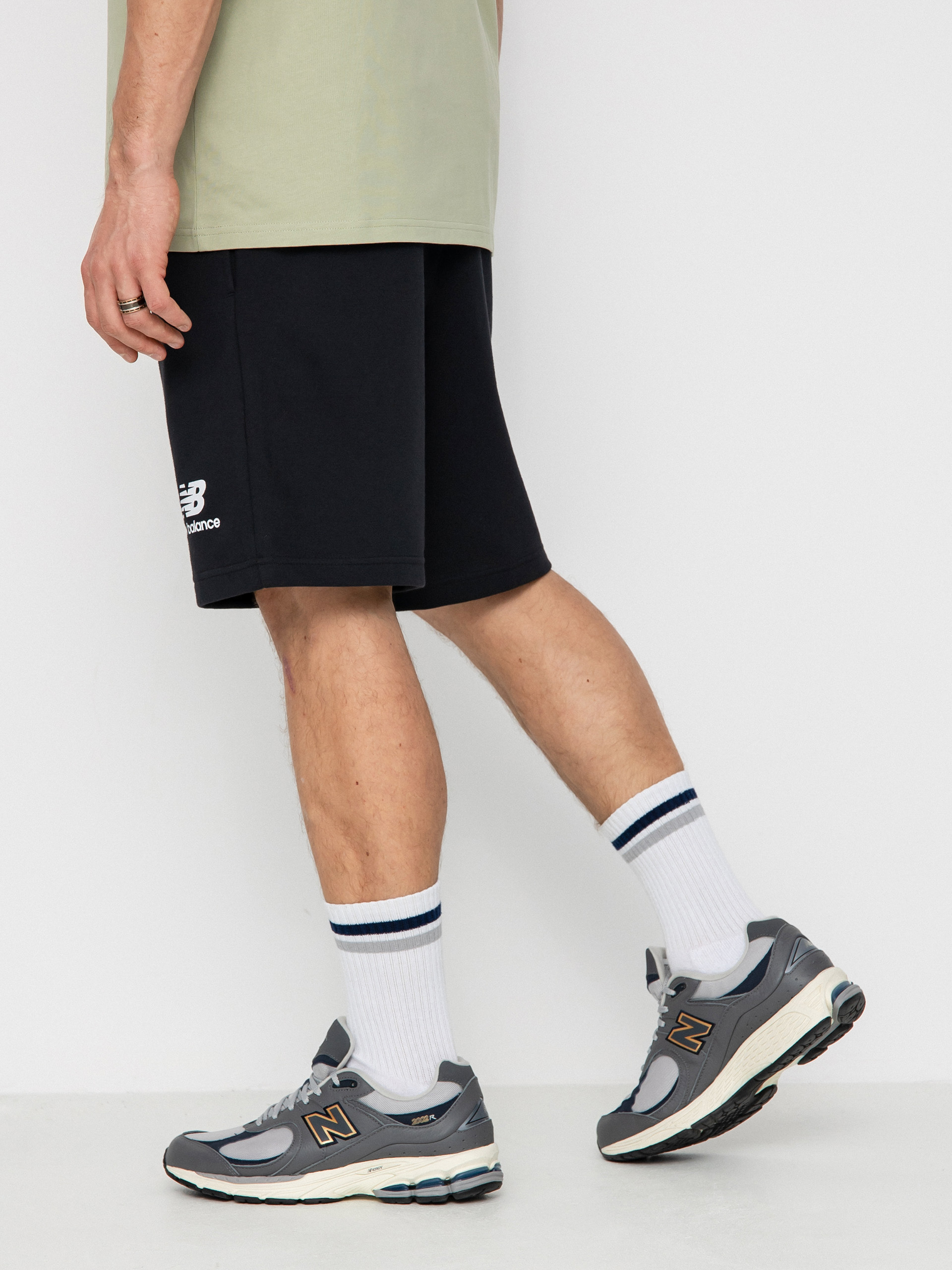 Szorty New Balance Essentials (black)