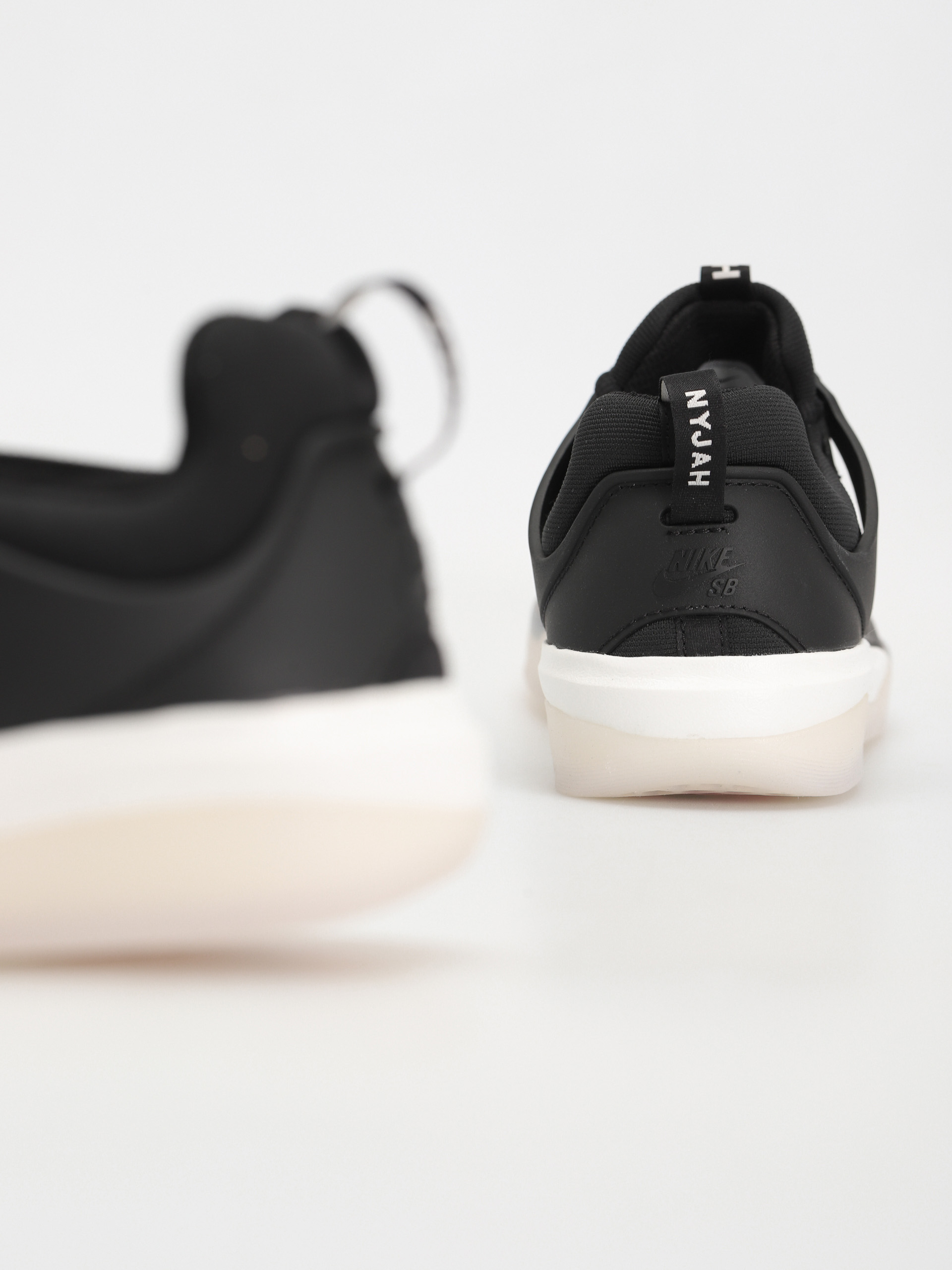 Buty Nike SB Nyjah 3 (black/white black summit white)