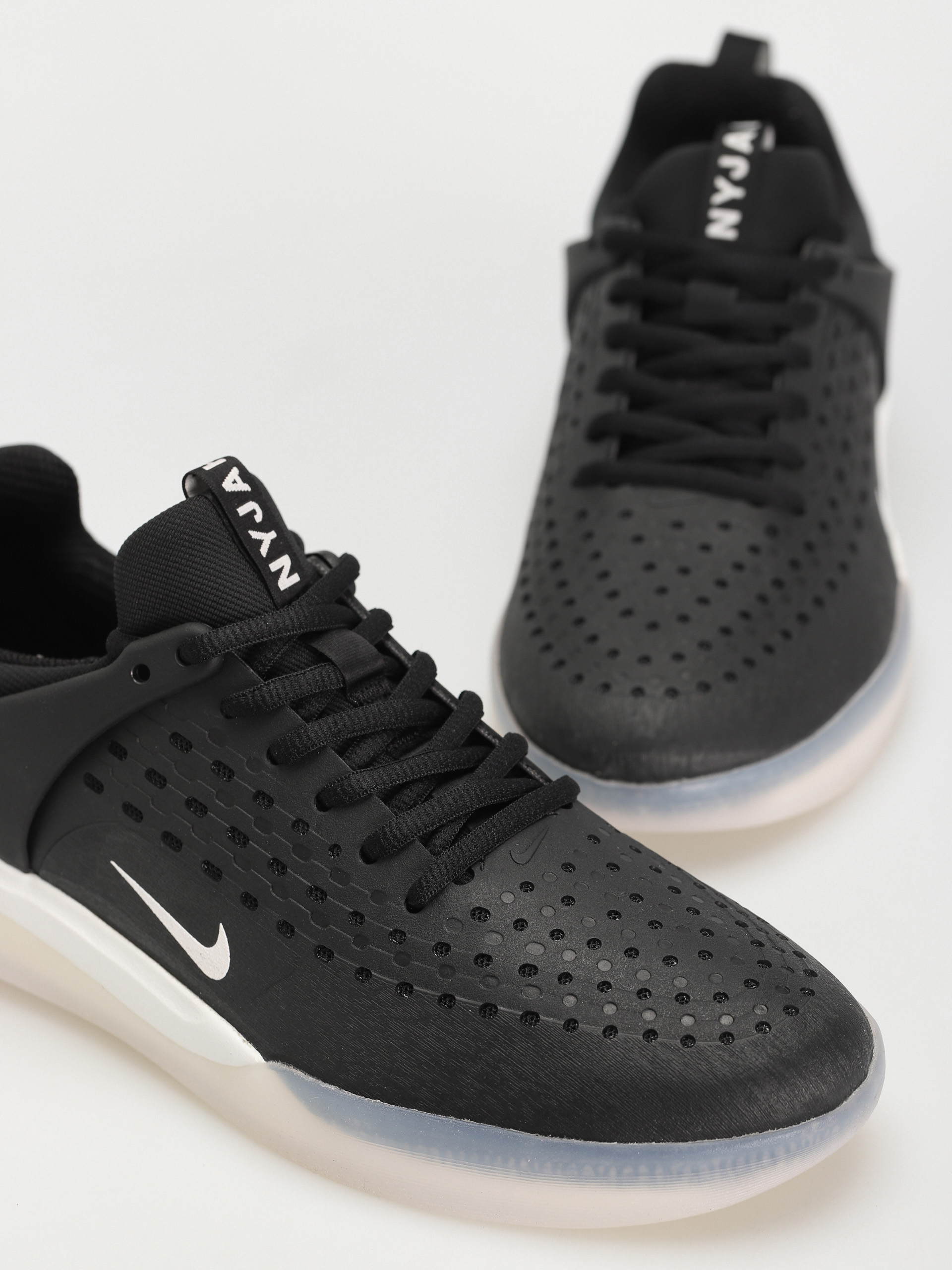 Buty Nike SB Nyjah 3 (black/white black summit white)