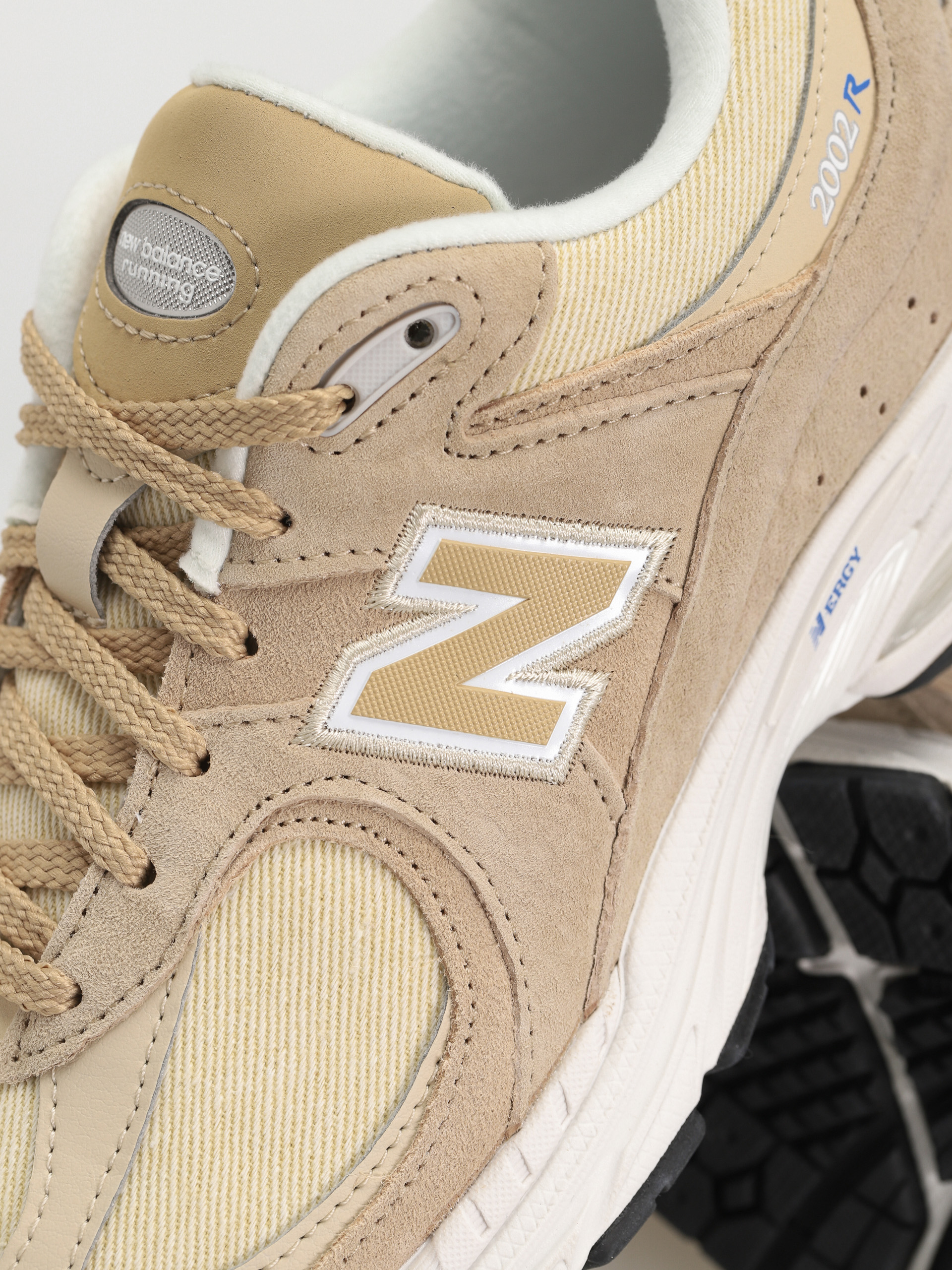 Buty New Balance 2002R (beige)
