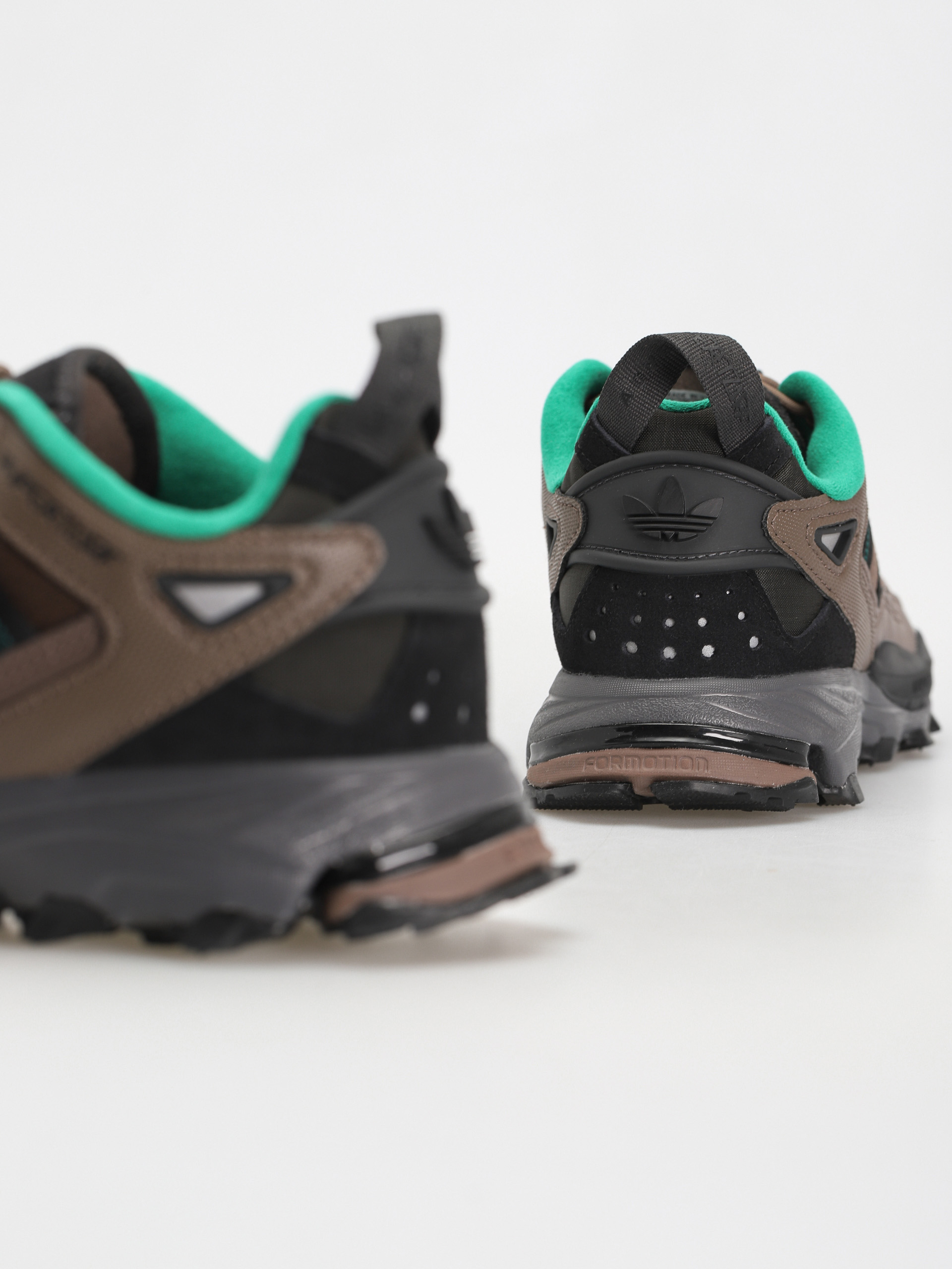 Buty adidas Originals Hyperturf (earstr/cblack/cgreen)