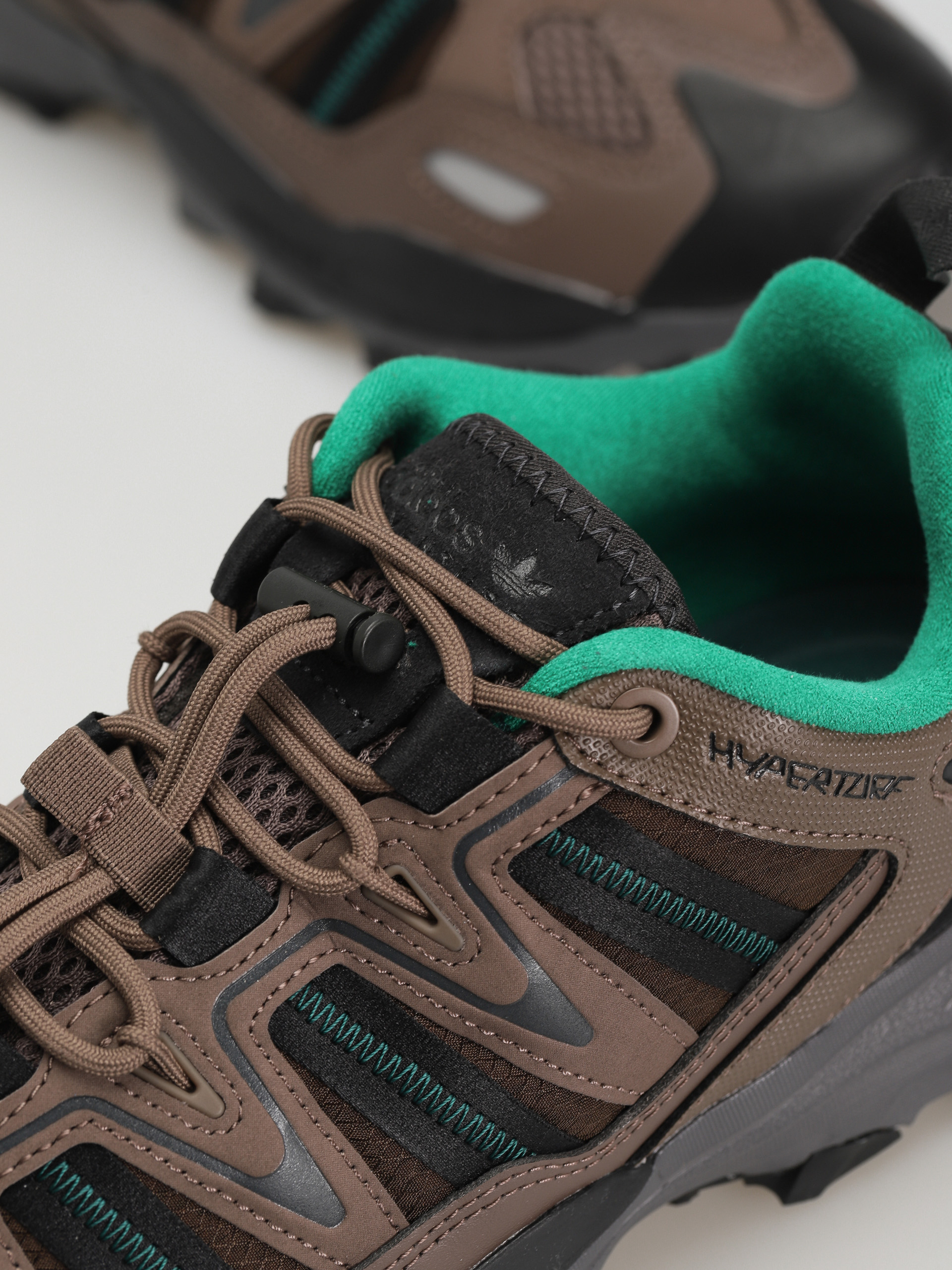 Buty adidas Originals Hyperturf (earstr/cblack/cgreen)