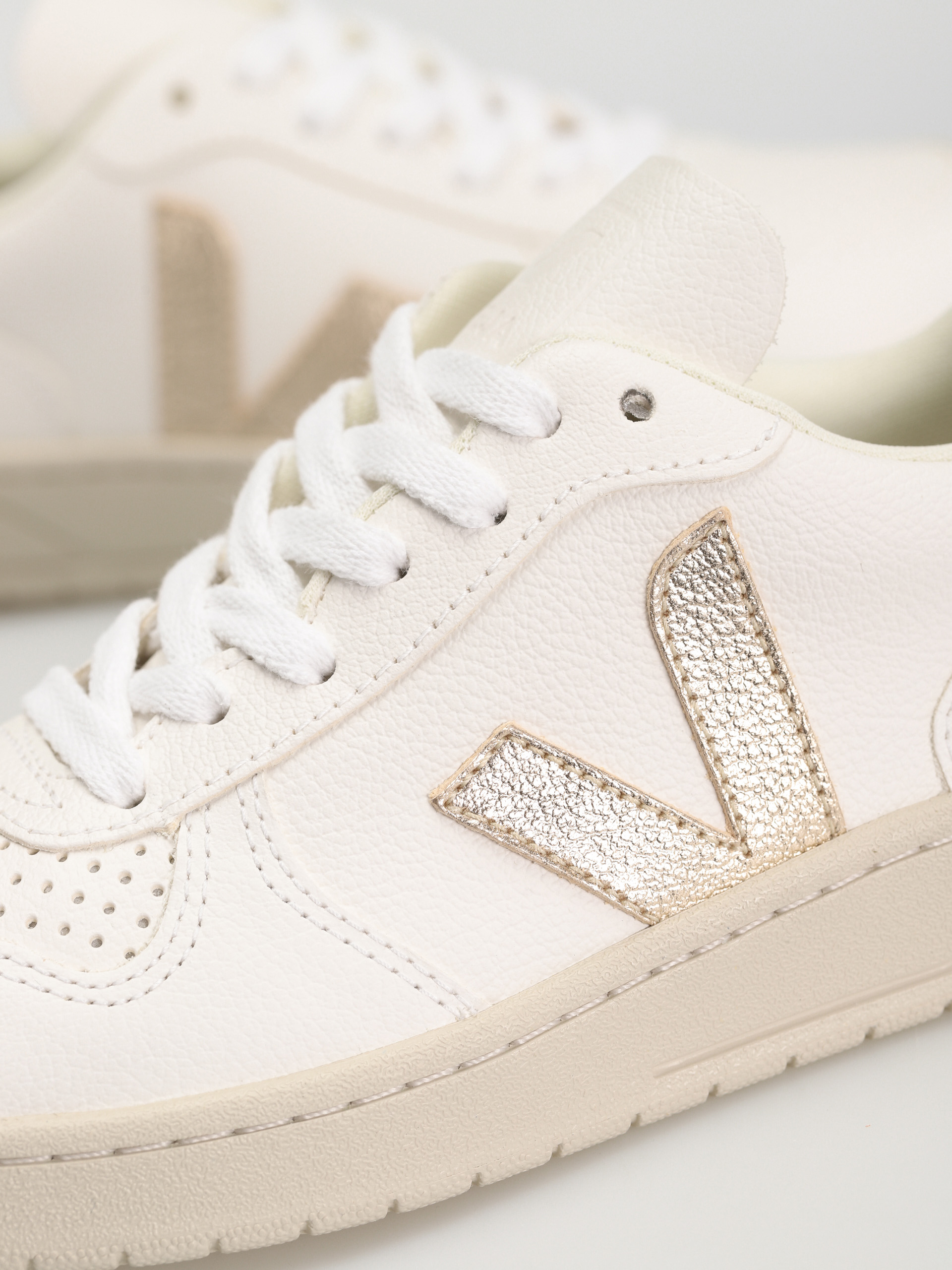 Buty Veja V-10 Wmn (extra white platine)