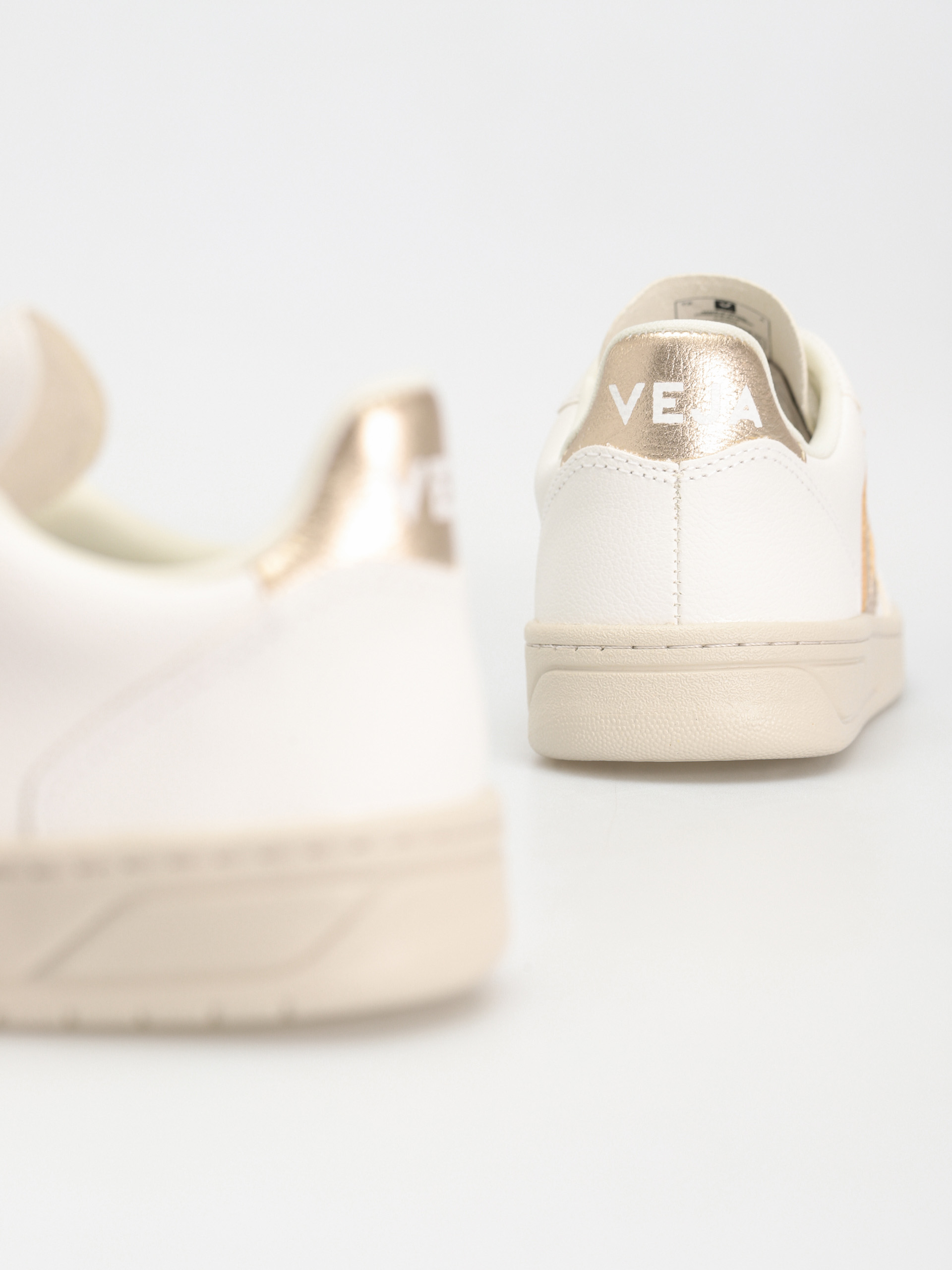 Buty Veja V-10 Wmn (extra white platine)