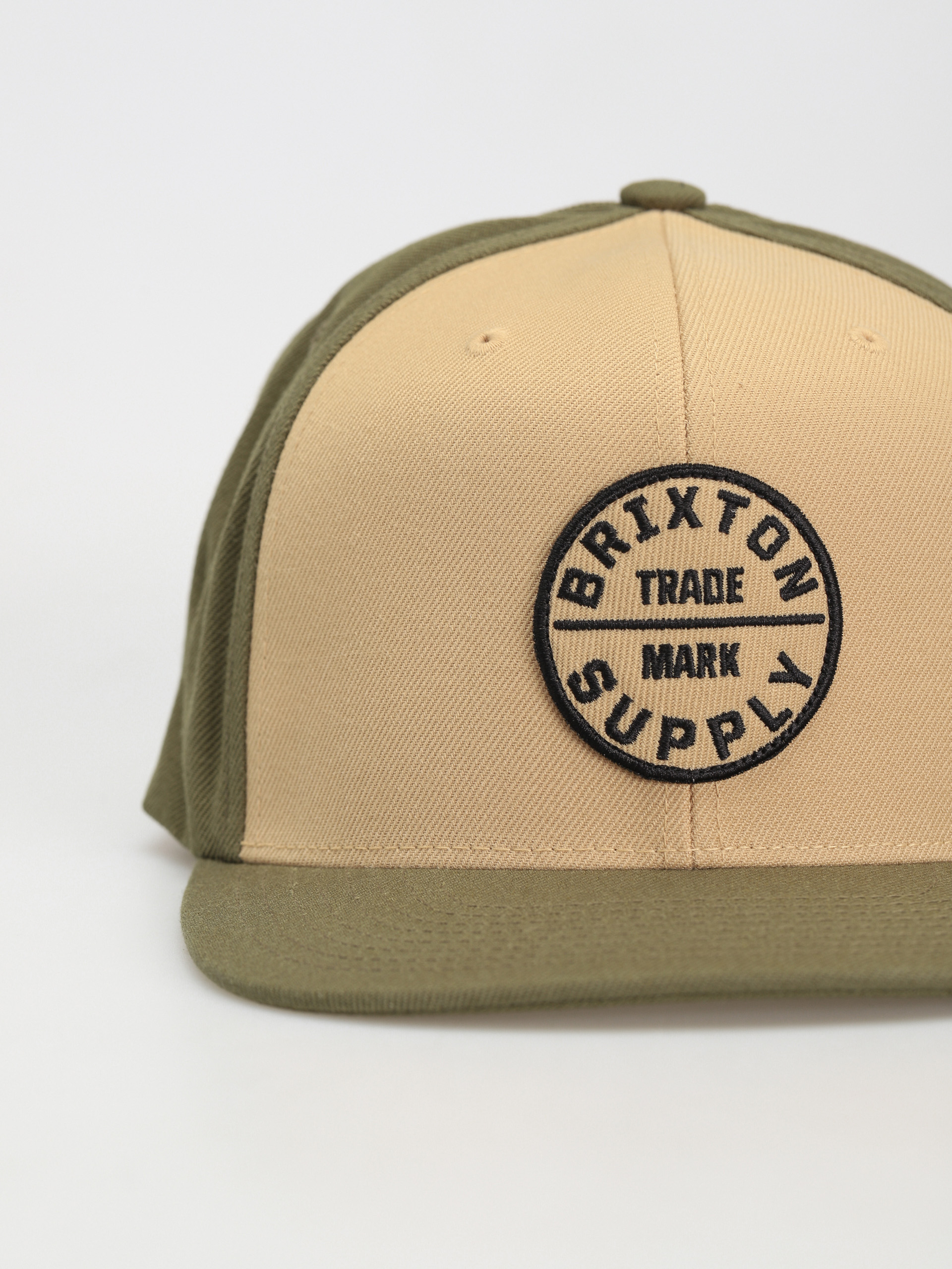 Czapka z daszkiem Brixton Oath III Snapback (olive surplus/sand)