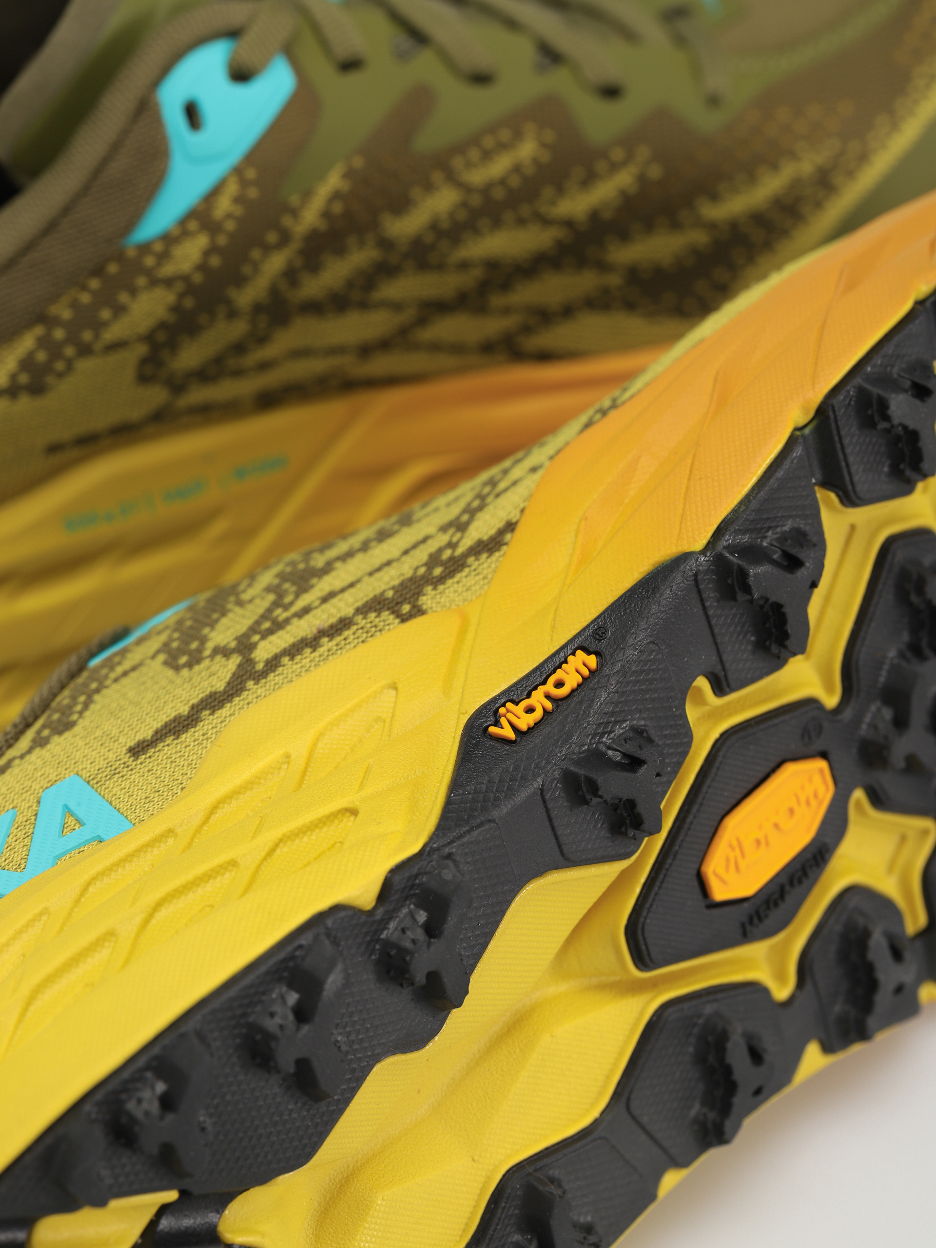 Buty Hoka Speedgoat 5 (avocado/passion fruit)